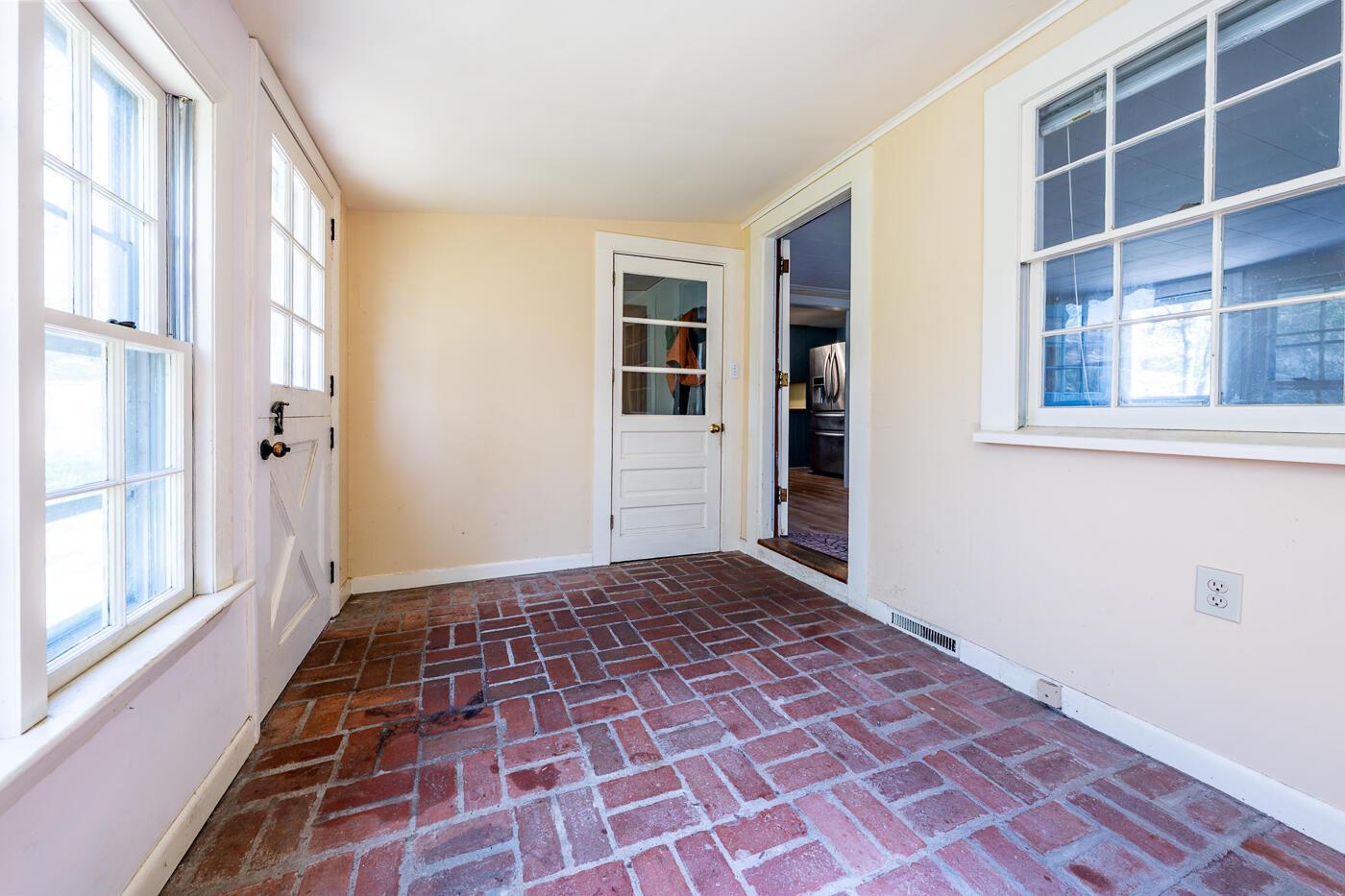 41 Wampanoag Road