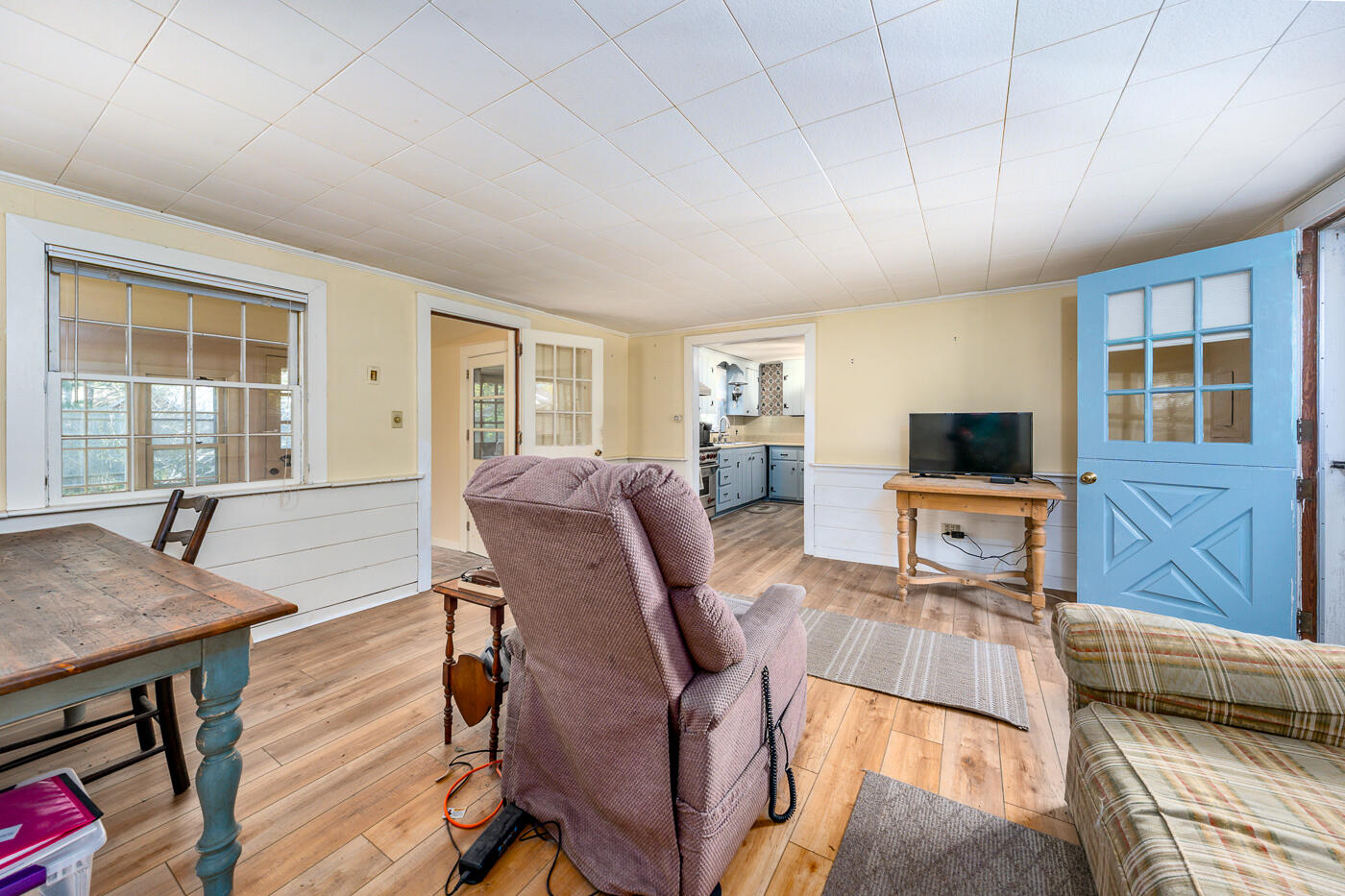 41 Wampanoag Road