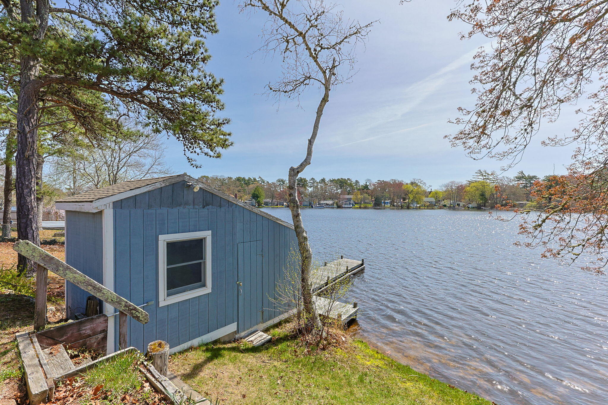51 Agawam Lake Shore Drive