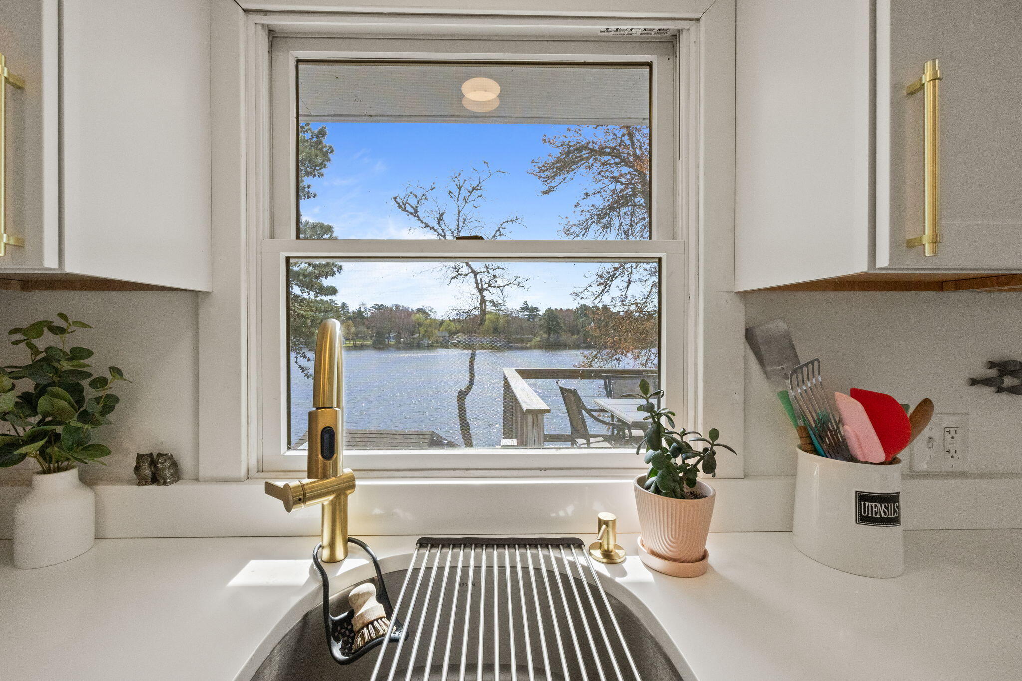 51 Agawam Lake Shore Drive