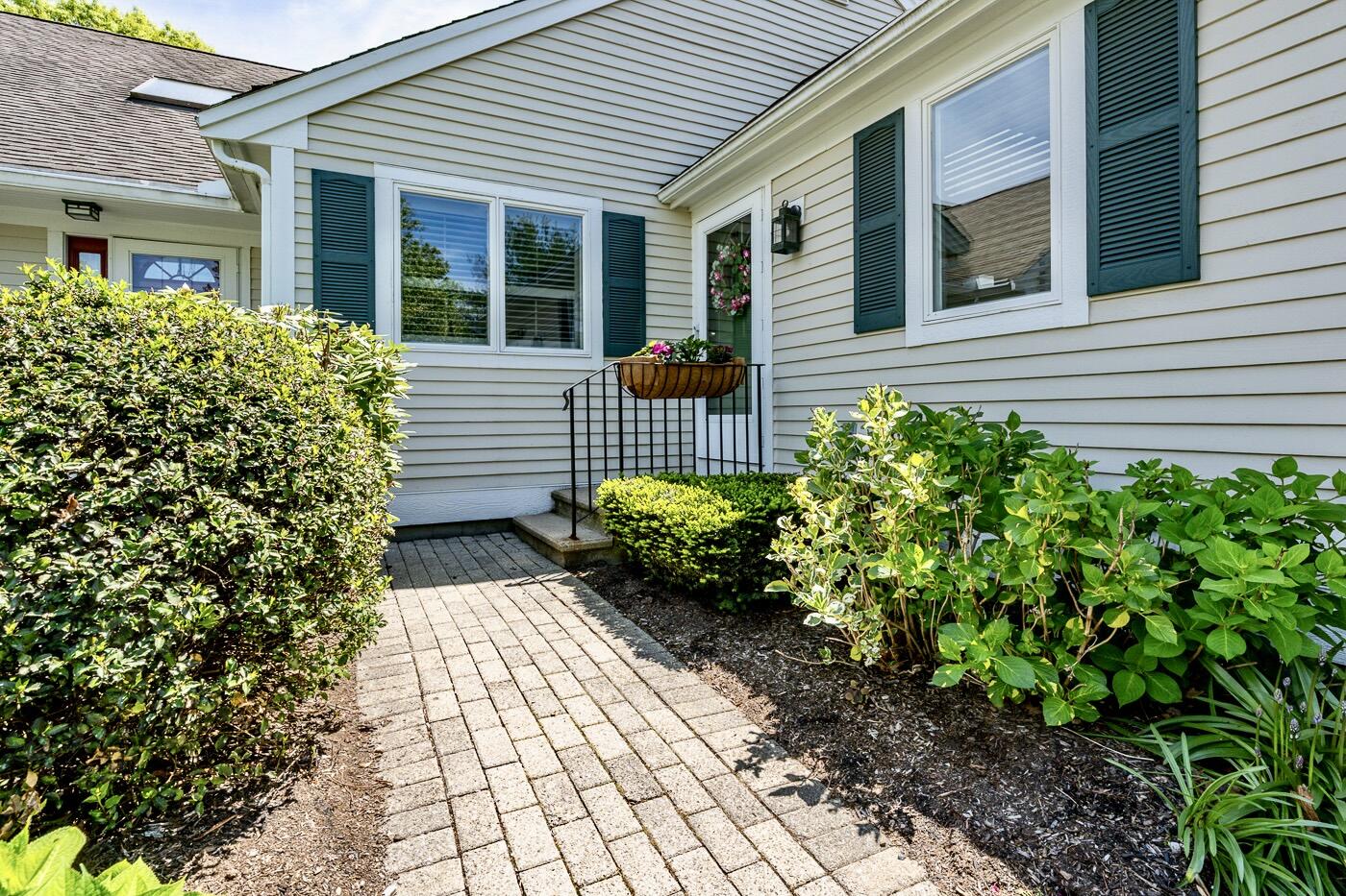 19 Longwood Road