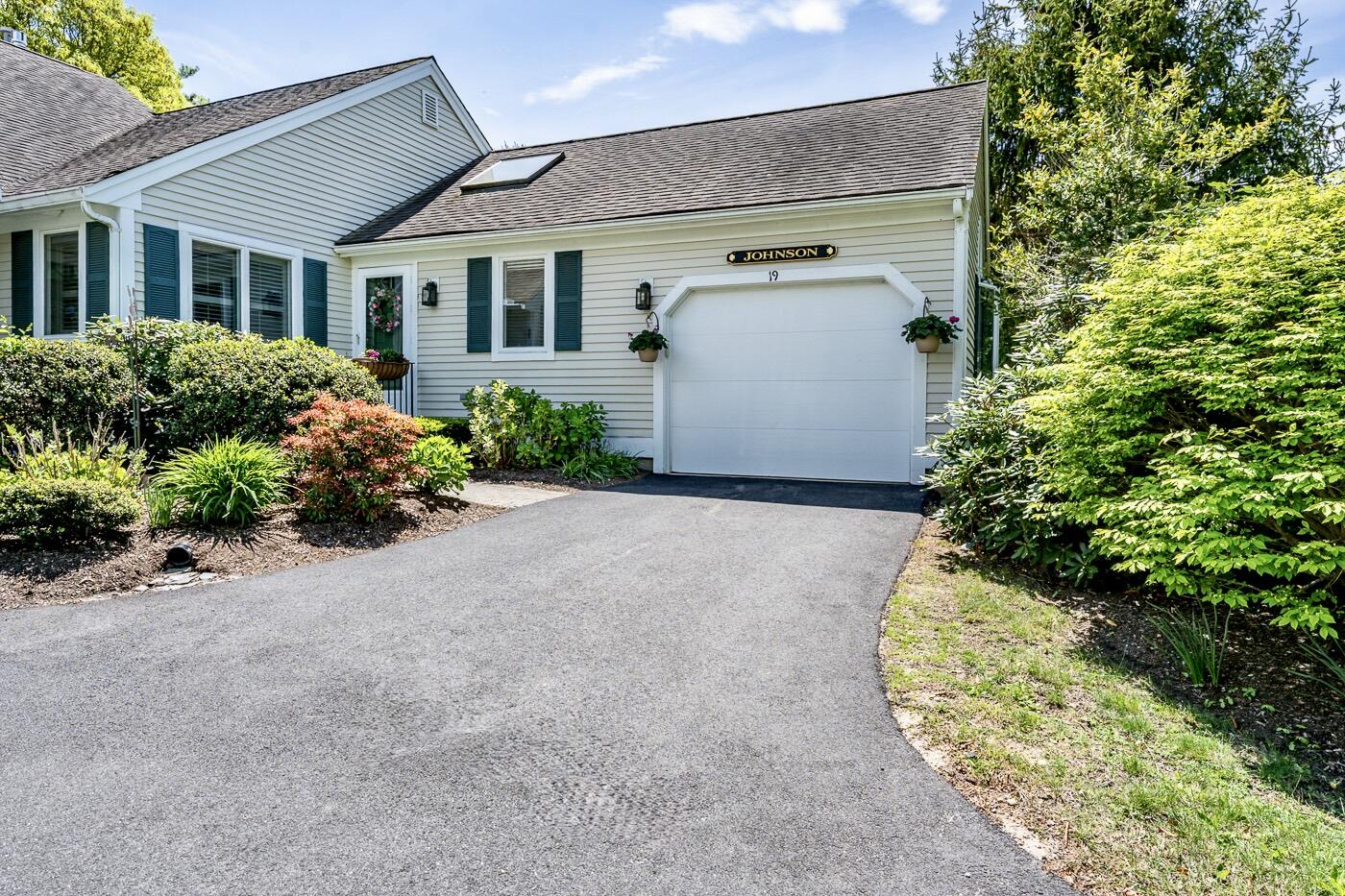 19 Longwood Road