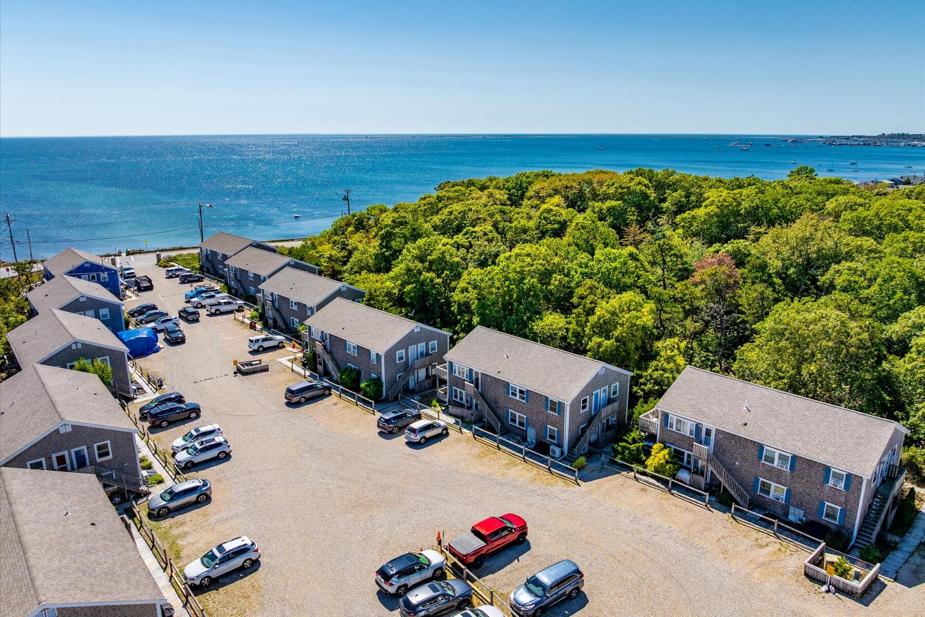 690 Commercial Street Unit: U5D