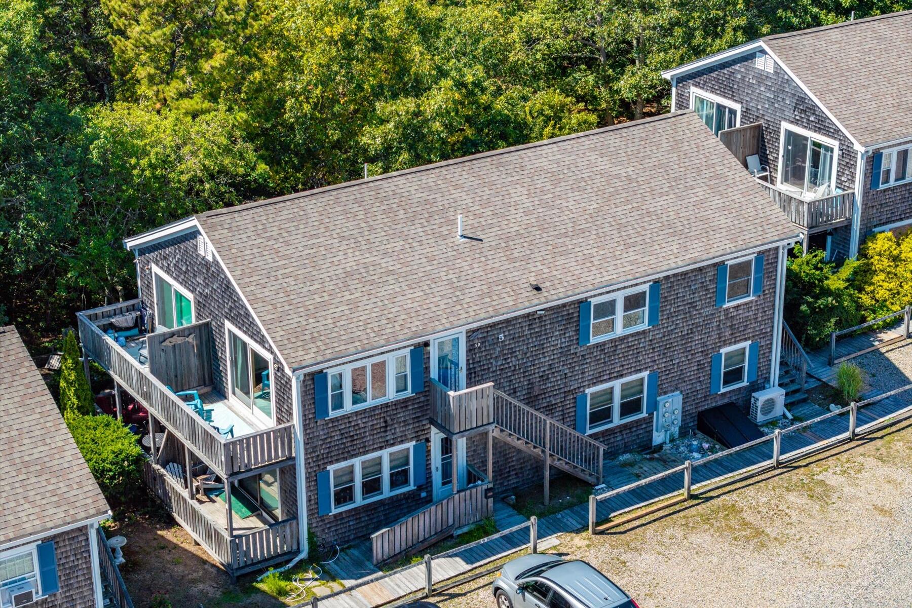 690 Commercial Street Unit: U5D