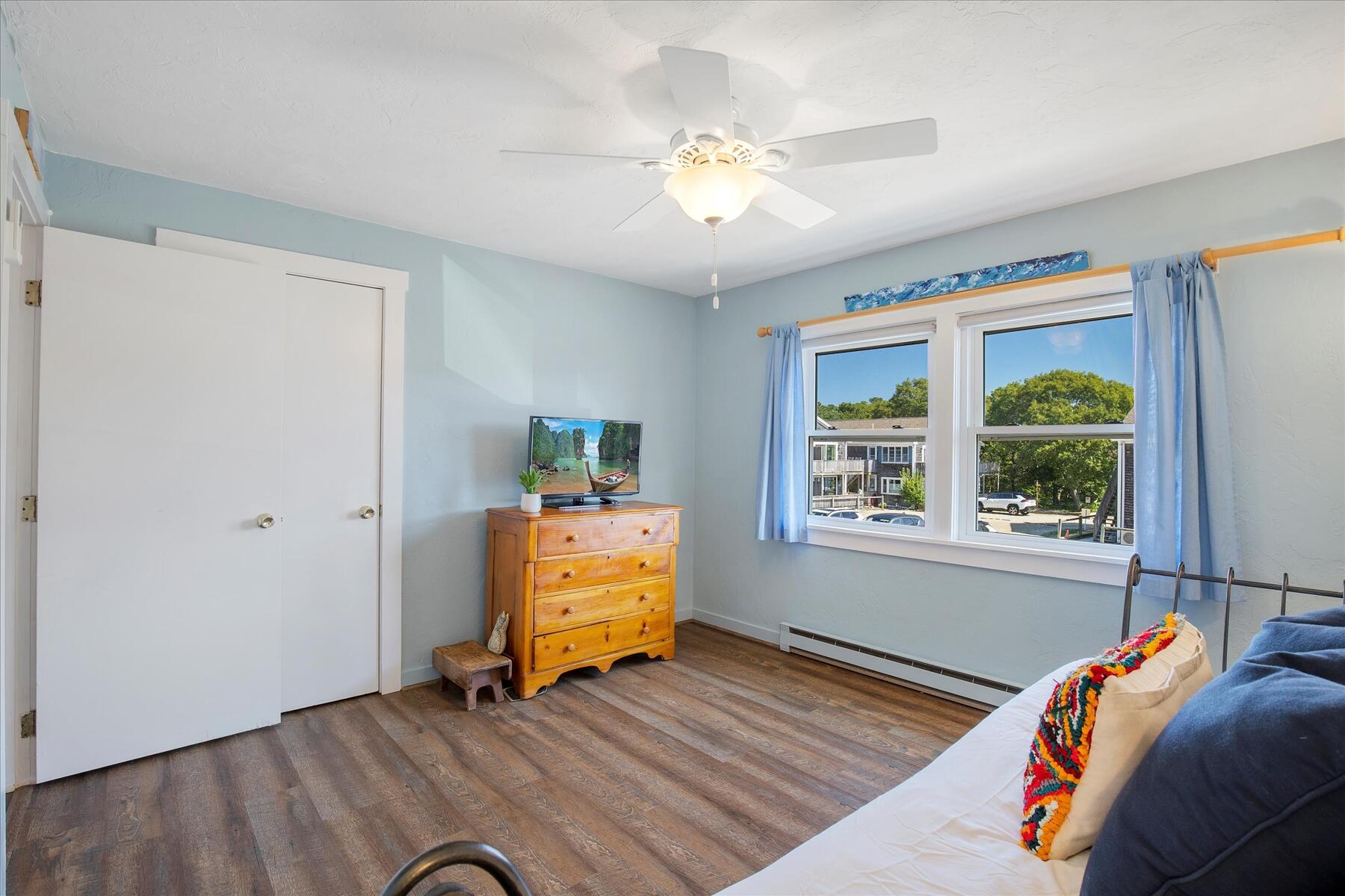 690 Commercial Street Unit: U5D