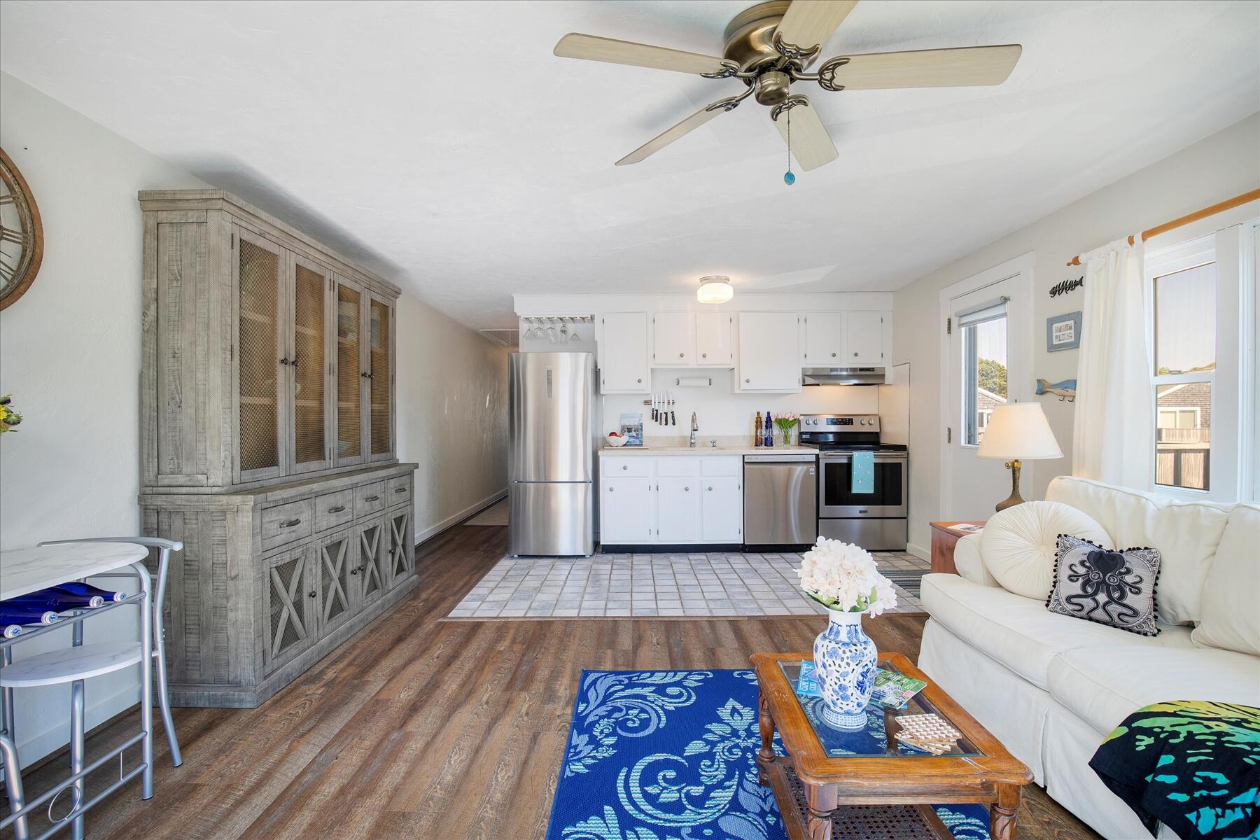 690 Commercial Street Unit: U5D