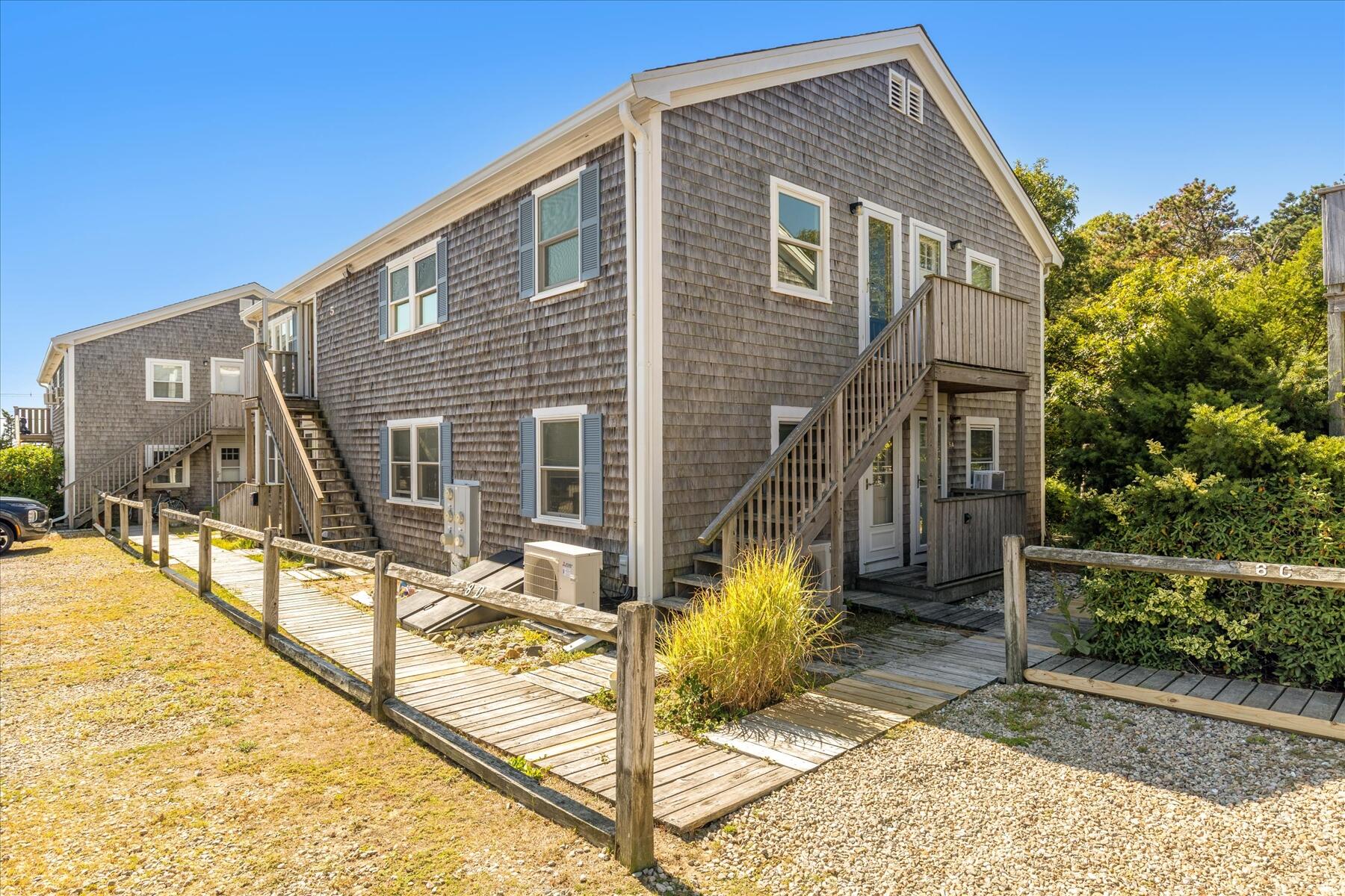 690 Commercial Street Unit: U5D