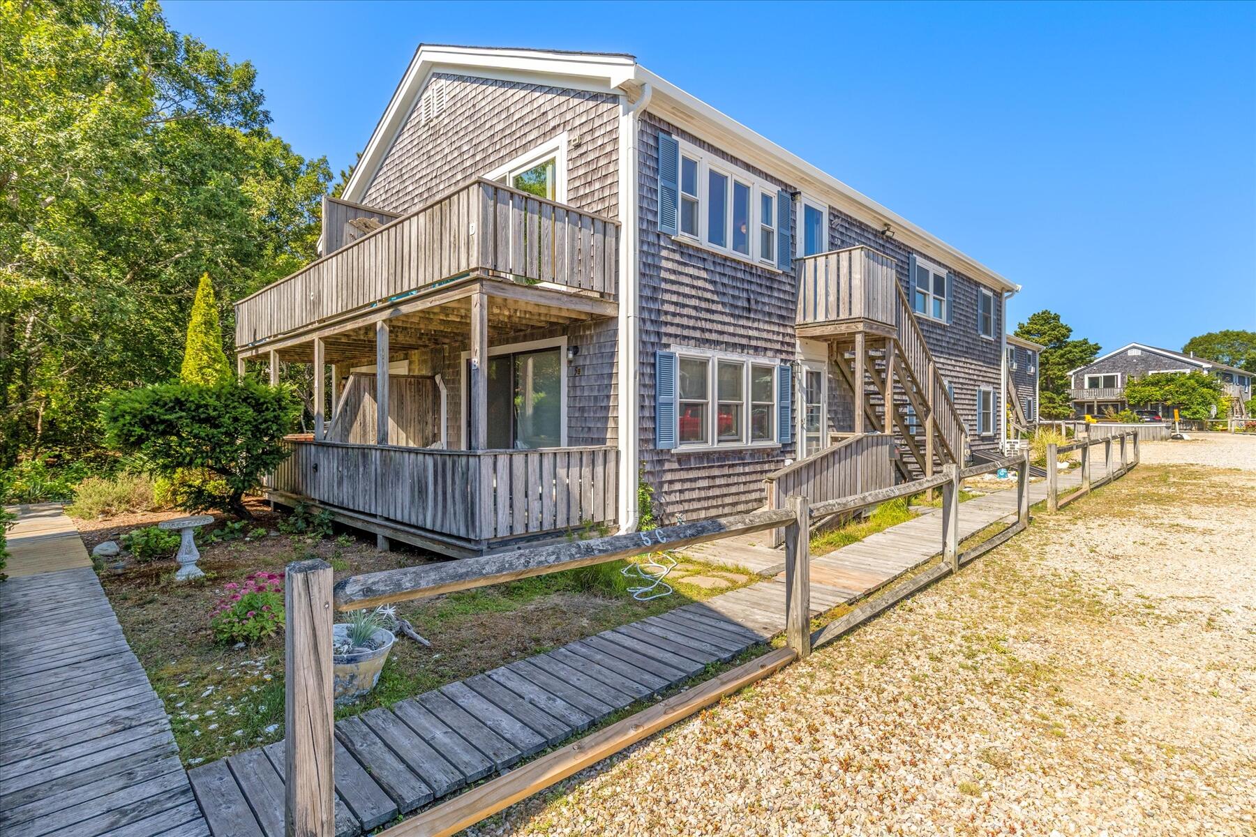 690 Commercial Street Unit: U5D
