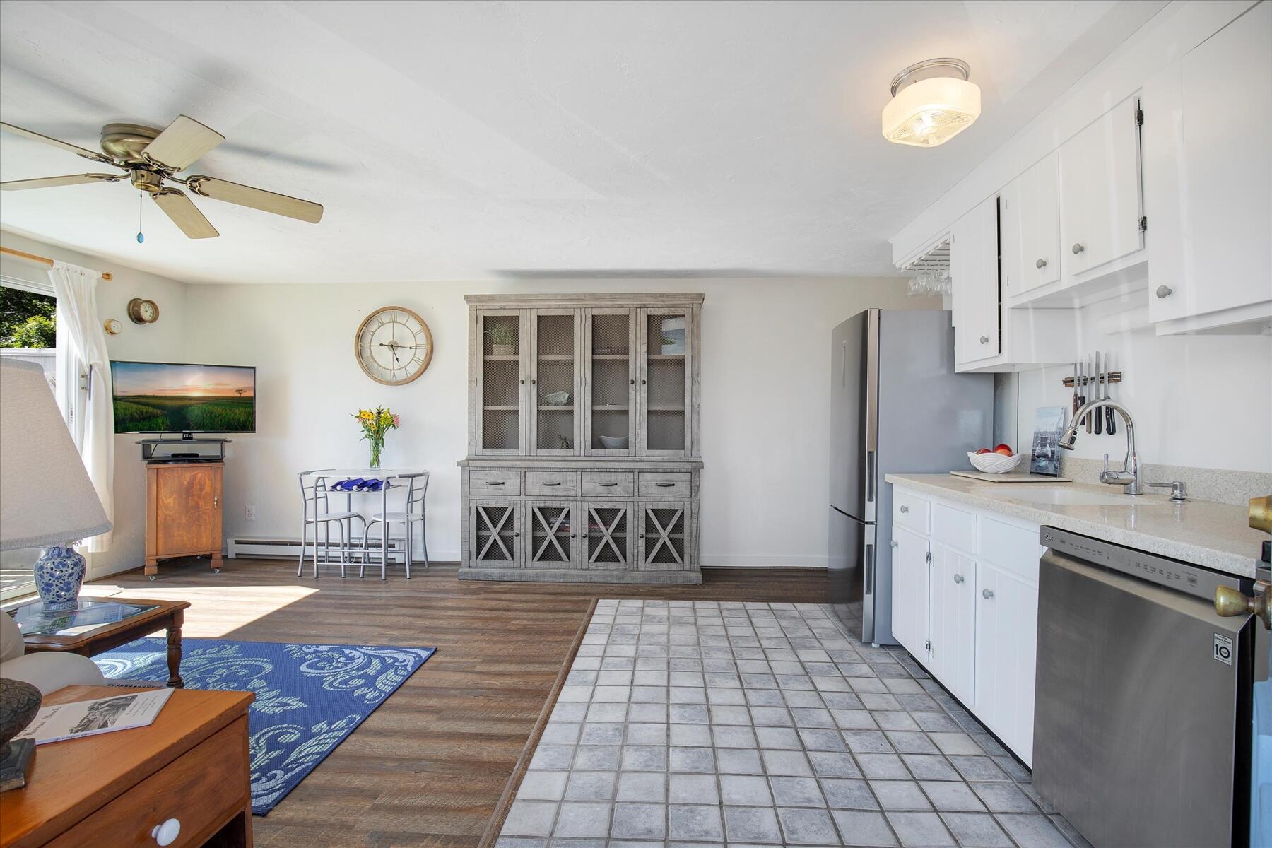 690 Commercial Street Unit: U5D