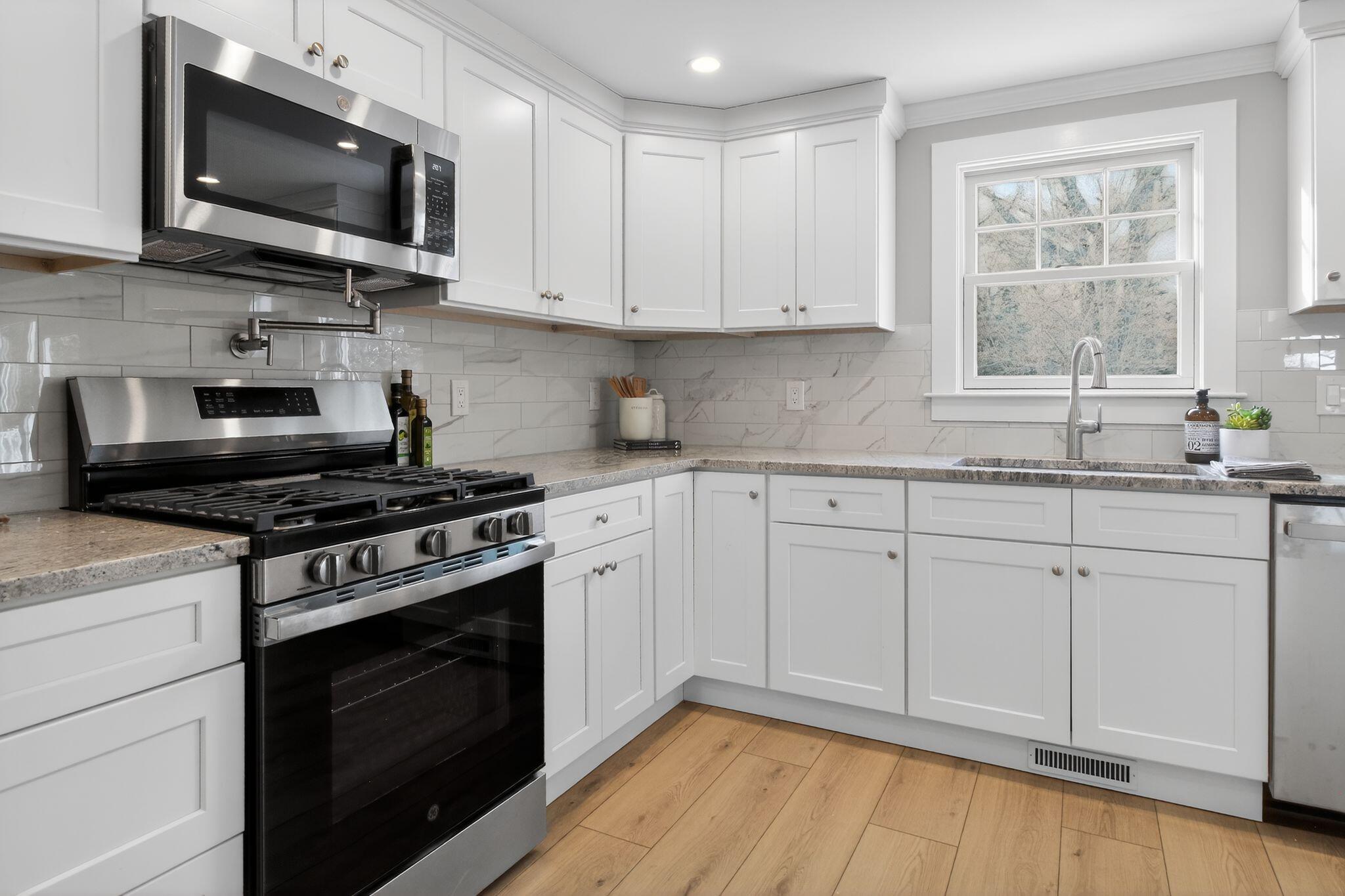 53 Eel River Road