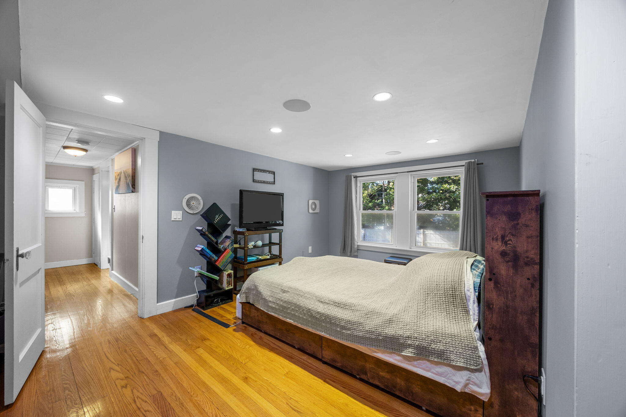 33 Buzzards Bay Avenue, Bourne