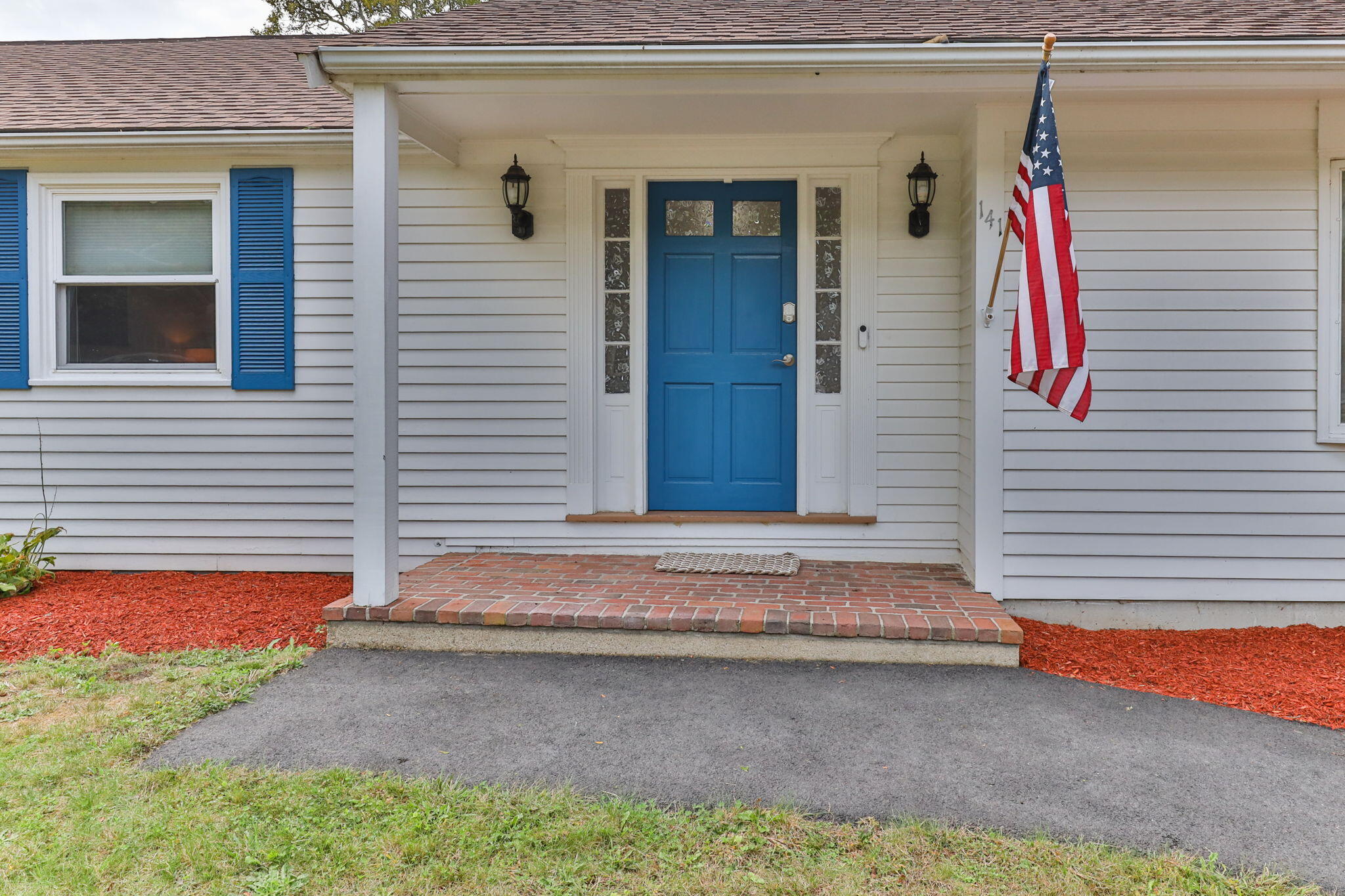 141 Dolphin Lane
