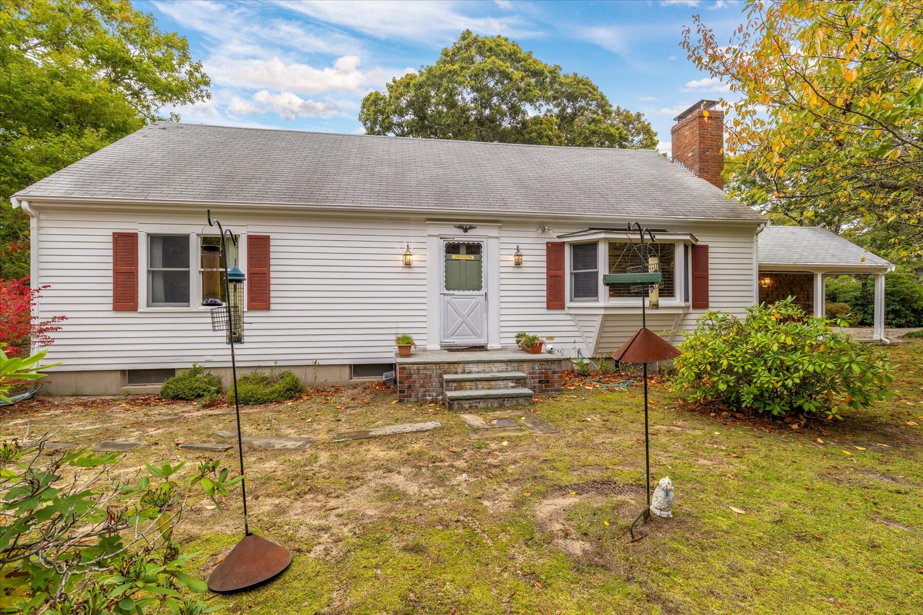 10 Field Road, Eastham