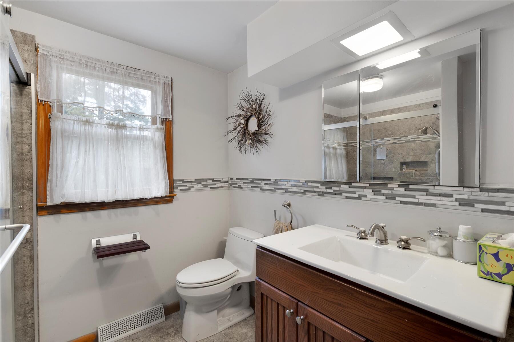 10 Field Road, Eastham