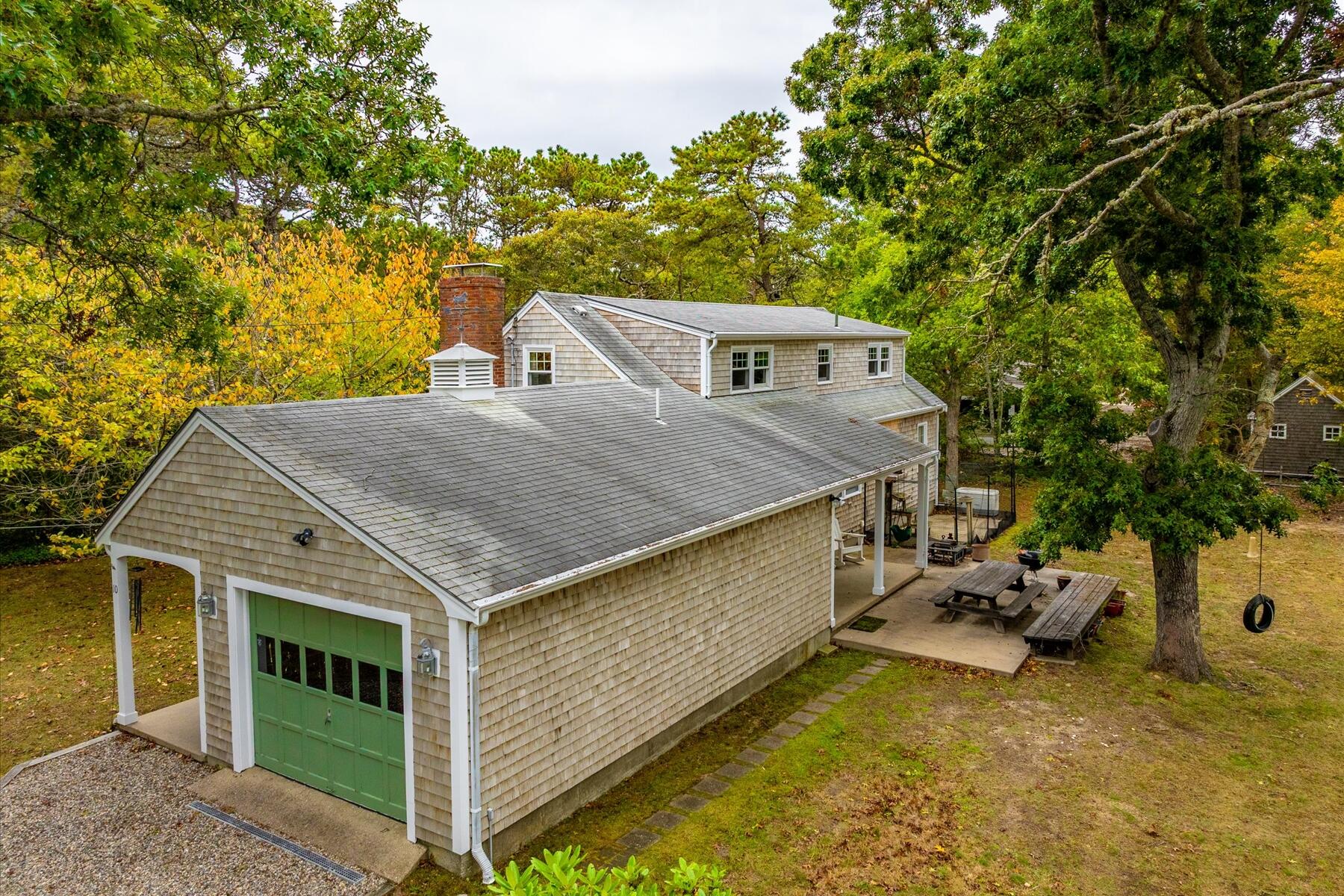 10 Field Road, Eastham