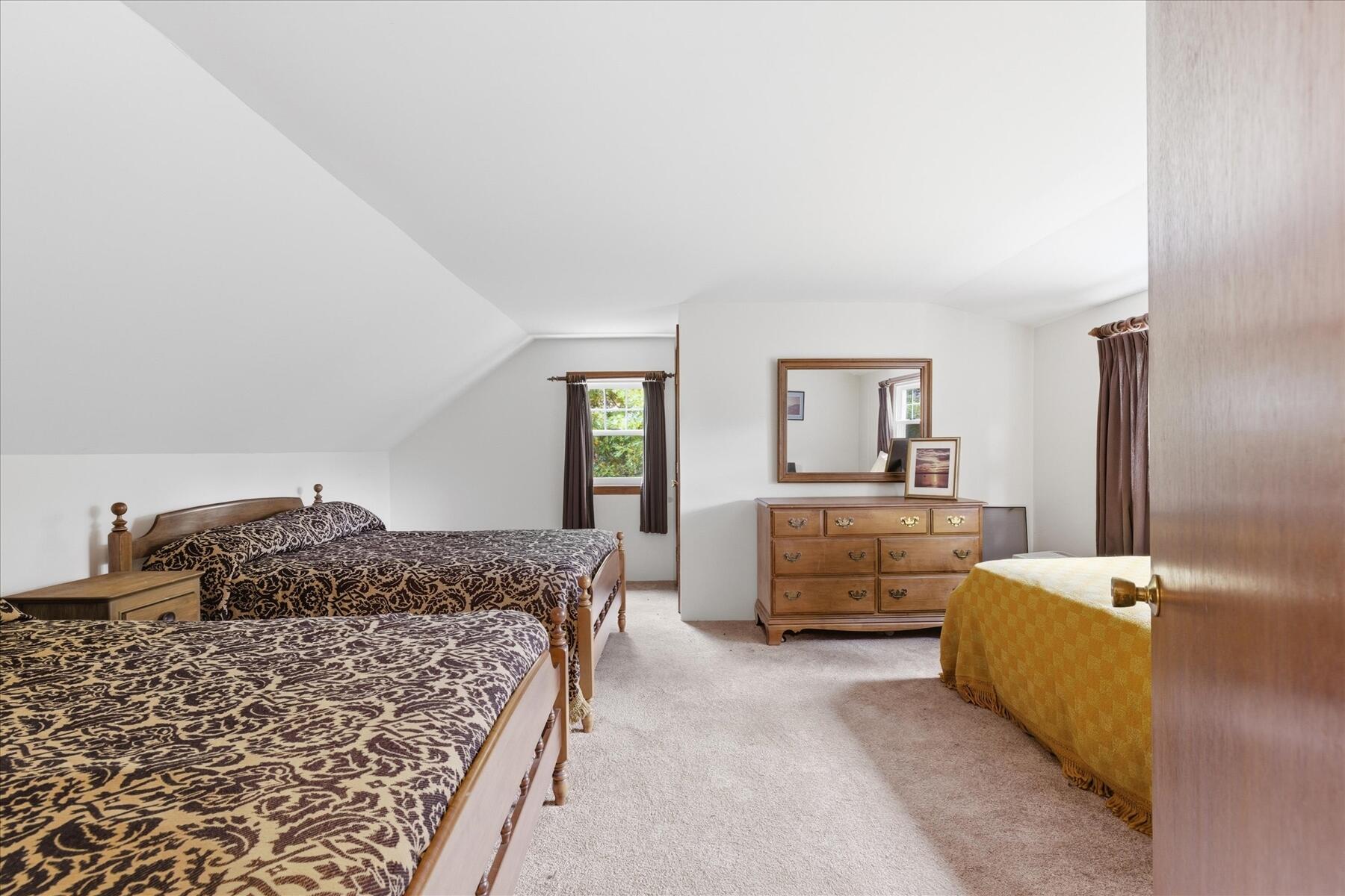 10 Field Road, Eastham