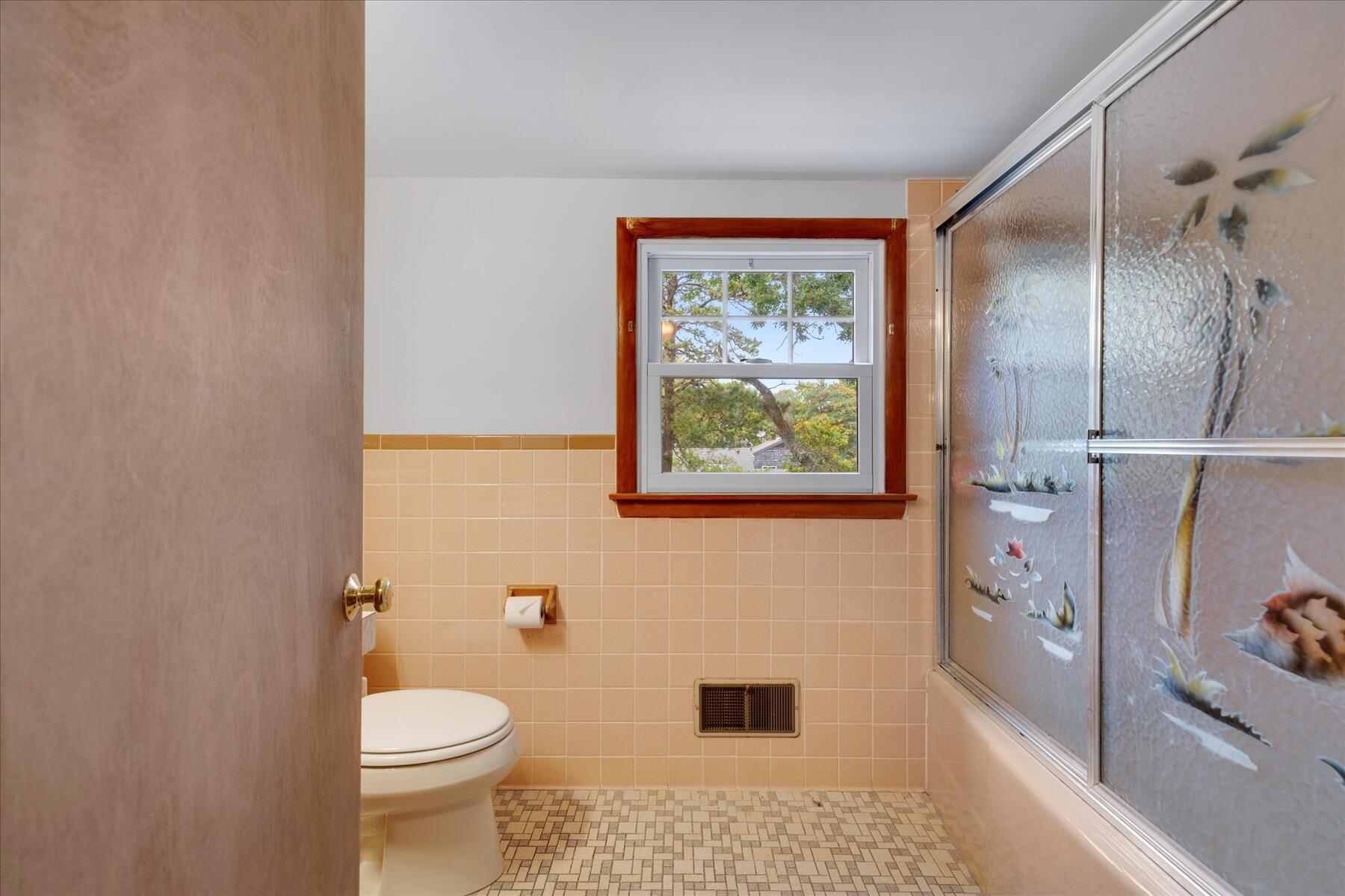 10 Field Road, Eastham