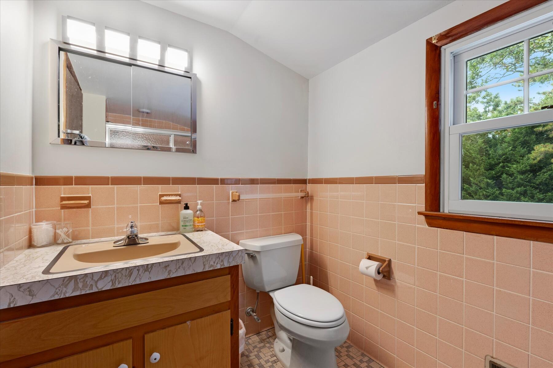 10 Field Road, Eastham