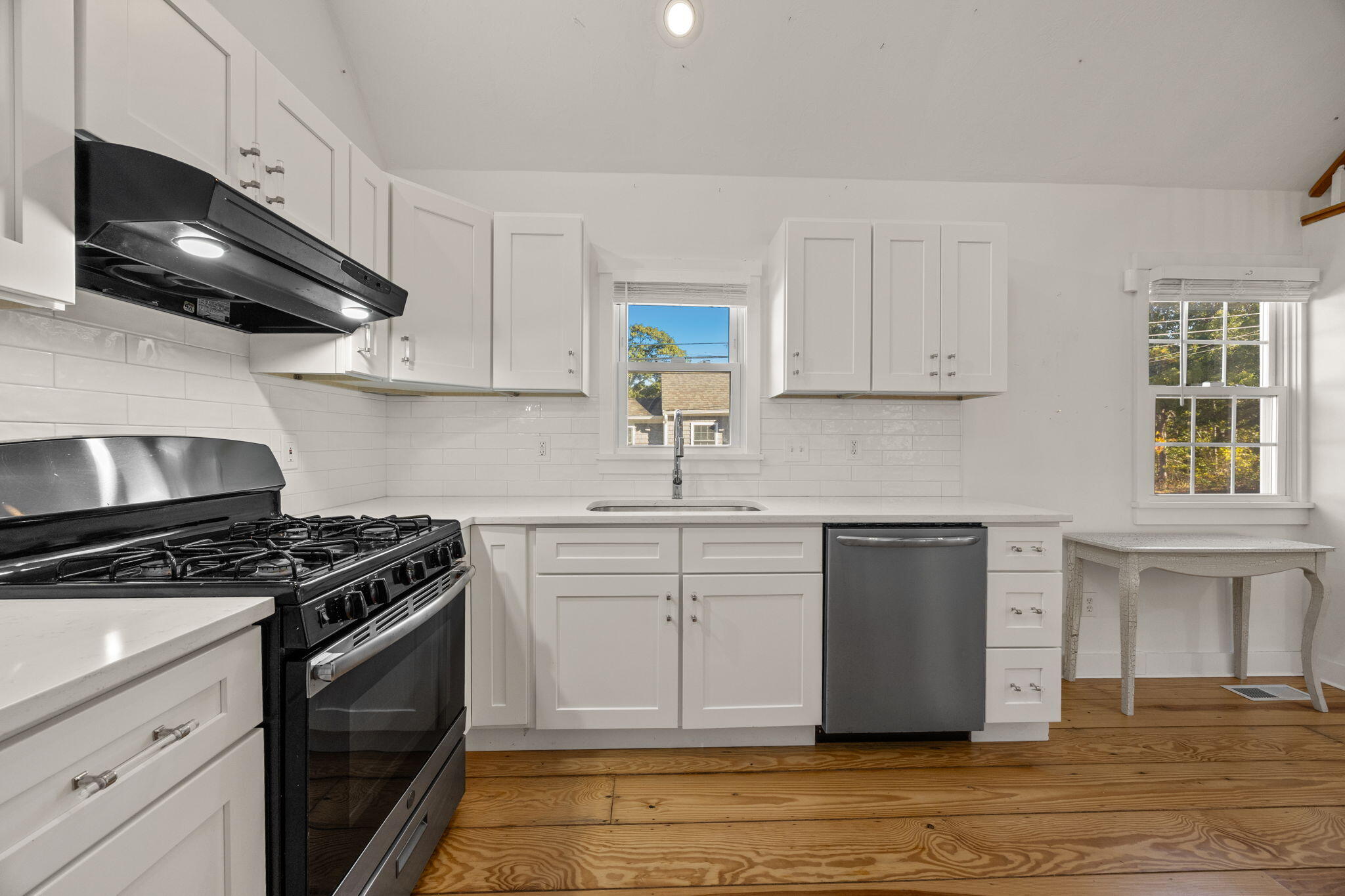 69 Pine Grove Avenue, Hyannis