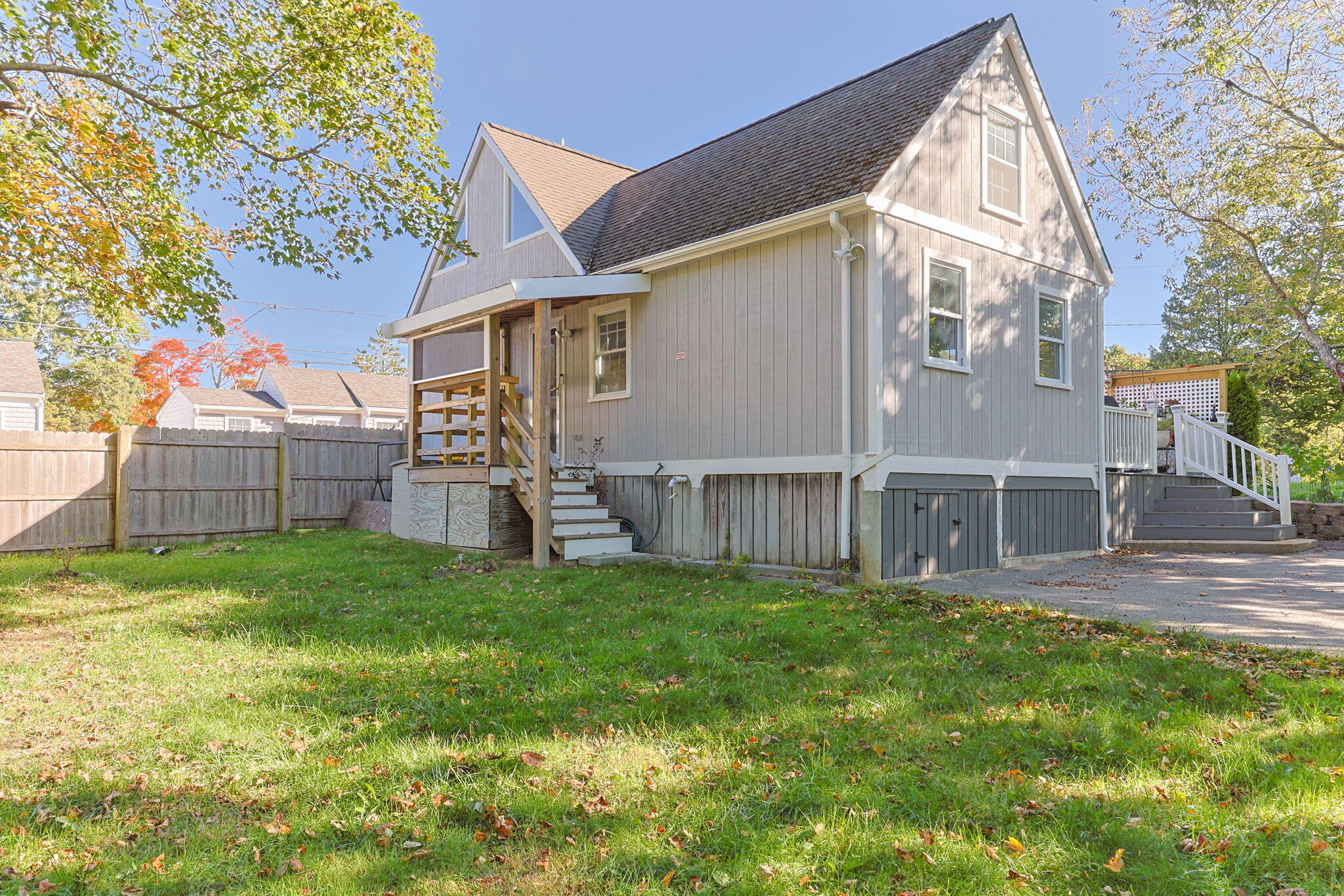 69 Pine Grove Avenue, Hyannis