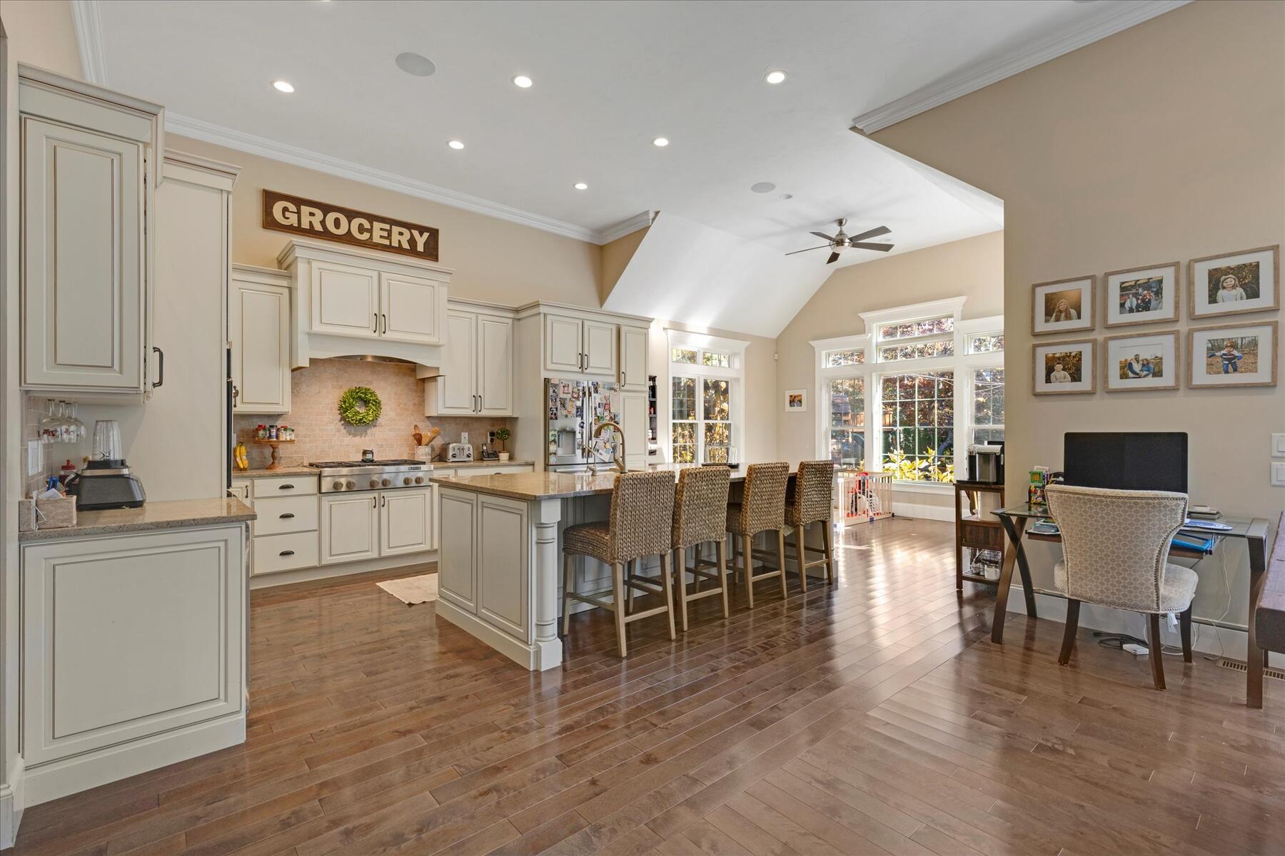 35 Spinnaker Drive W