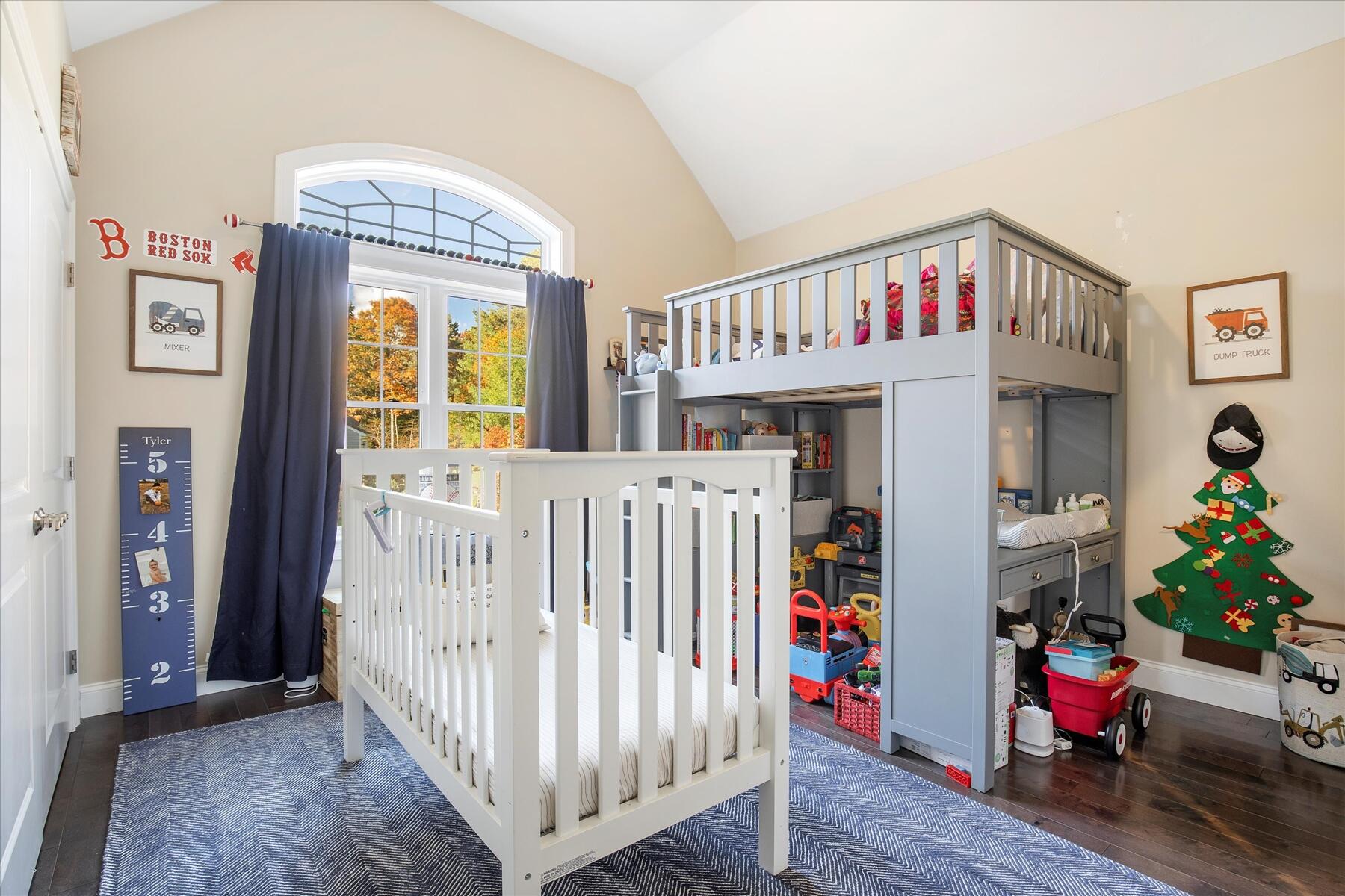 35 Spinnaker Drive W