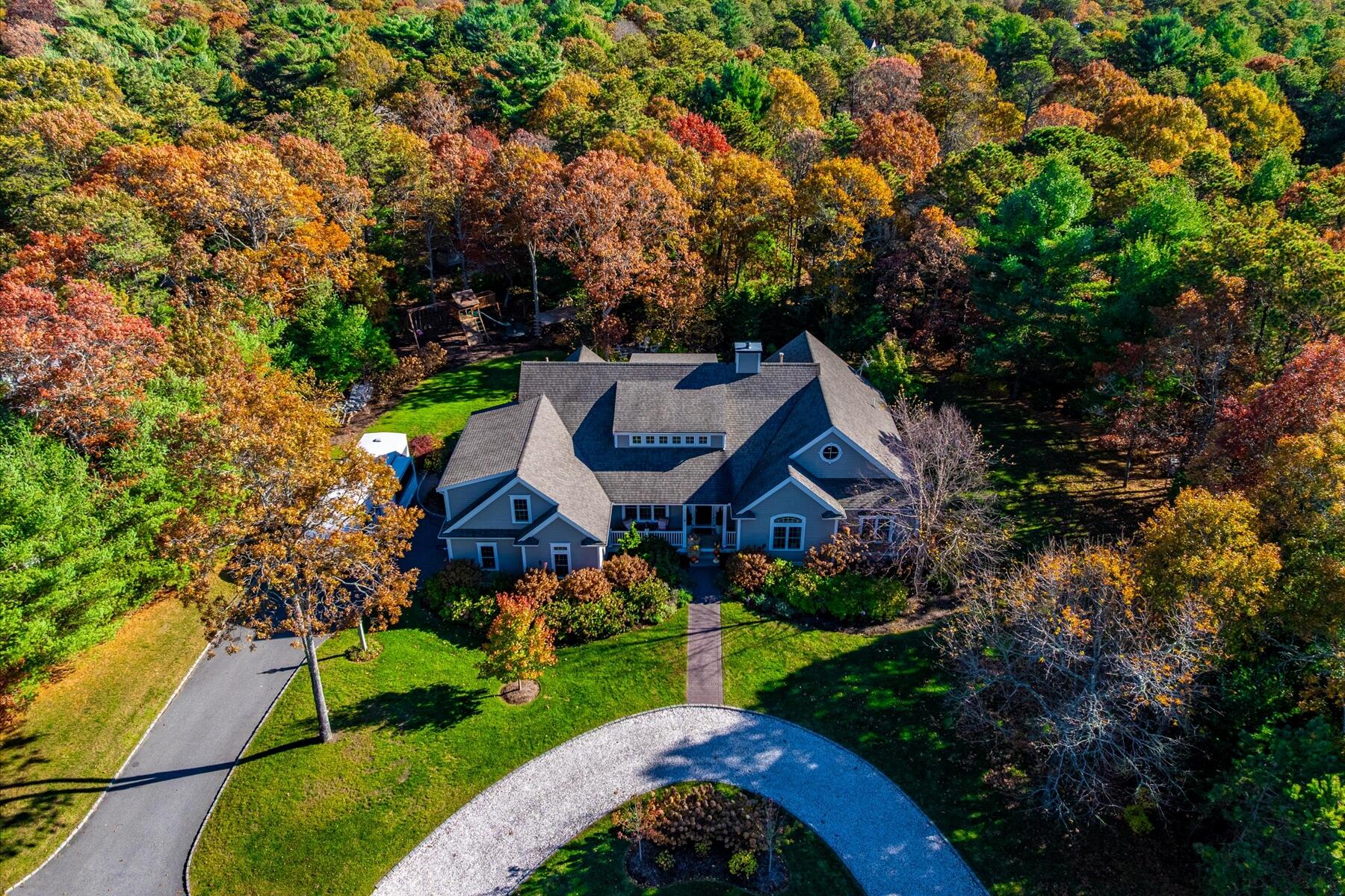 35 Spinnaker Drive W