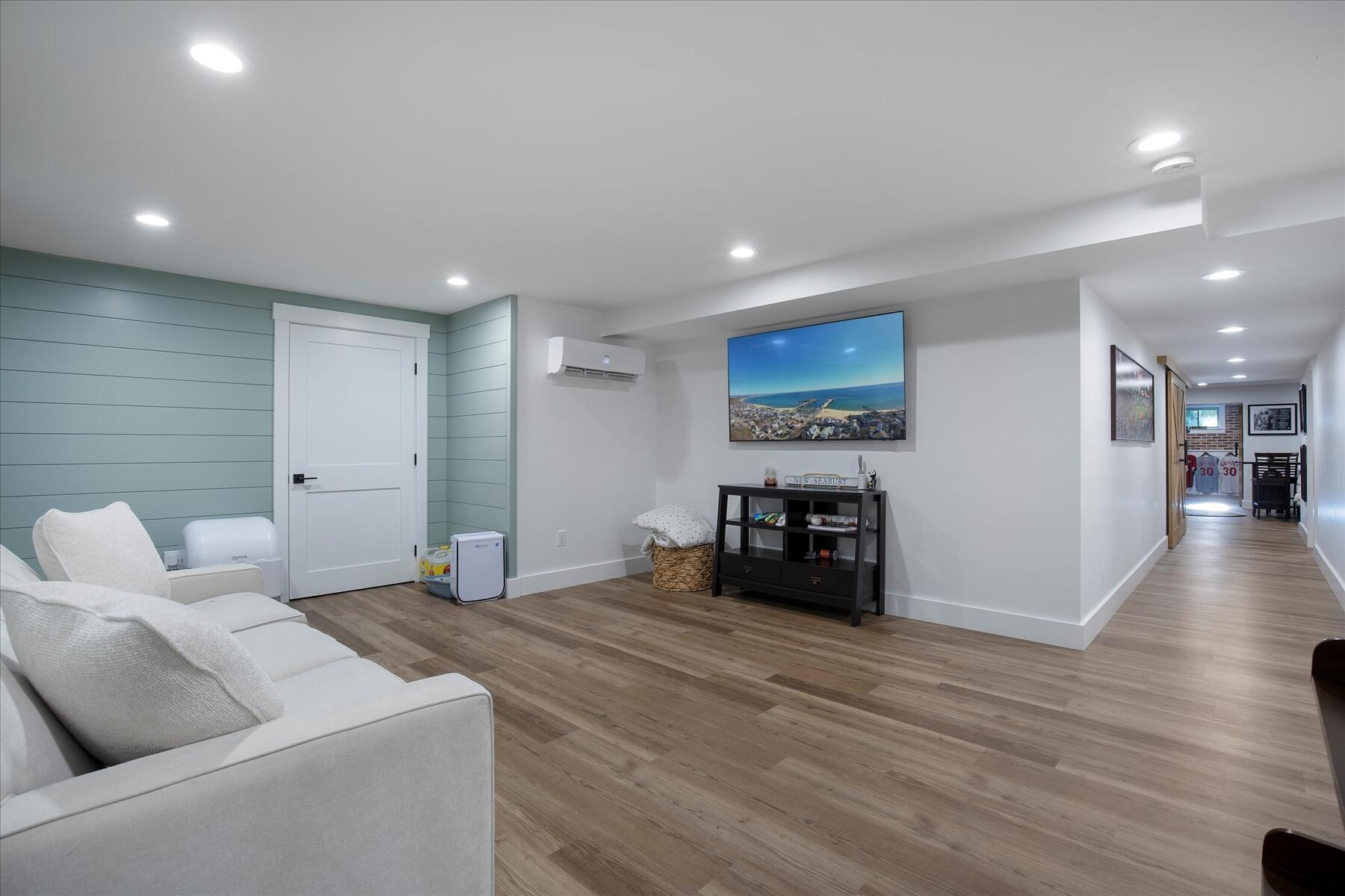 35 Spinnaker Drive W