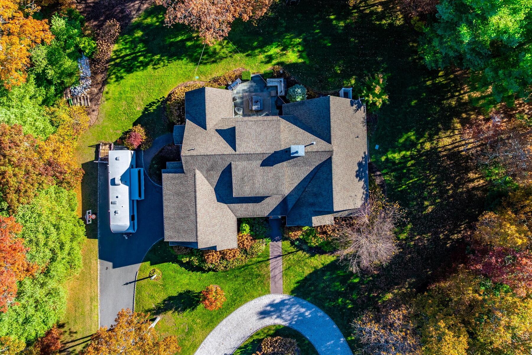35 Spinnaker Drive W