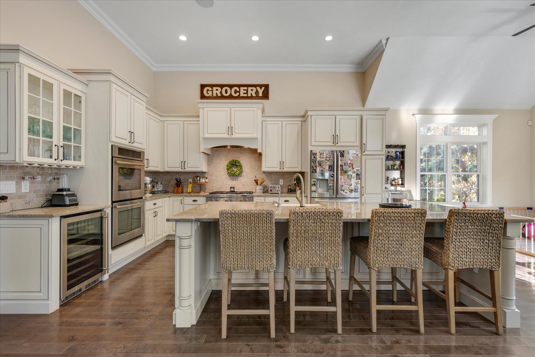 35 Spinnaker Drive W