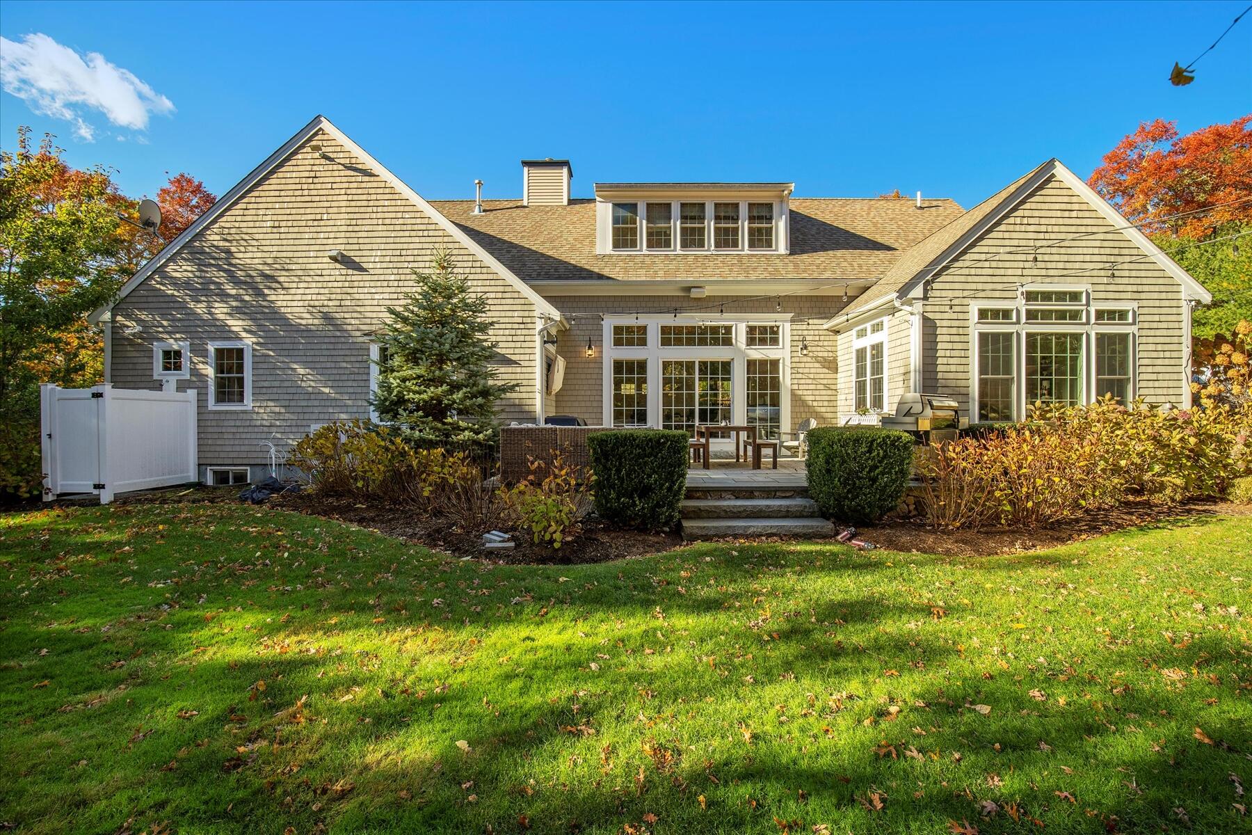 35 Spinnaker Drive W