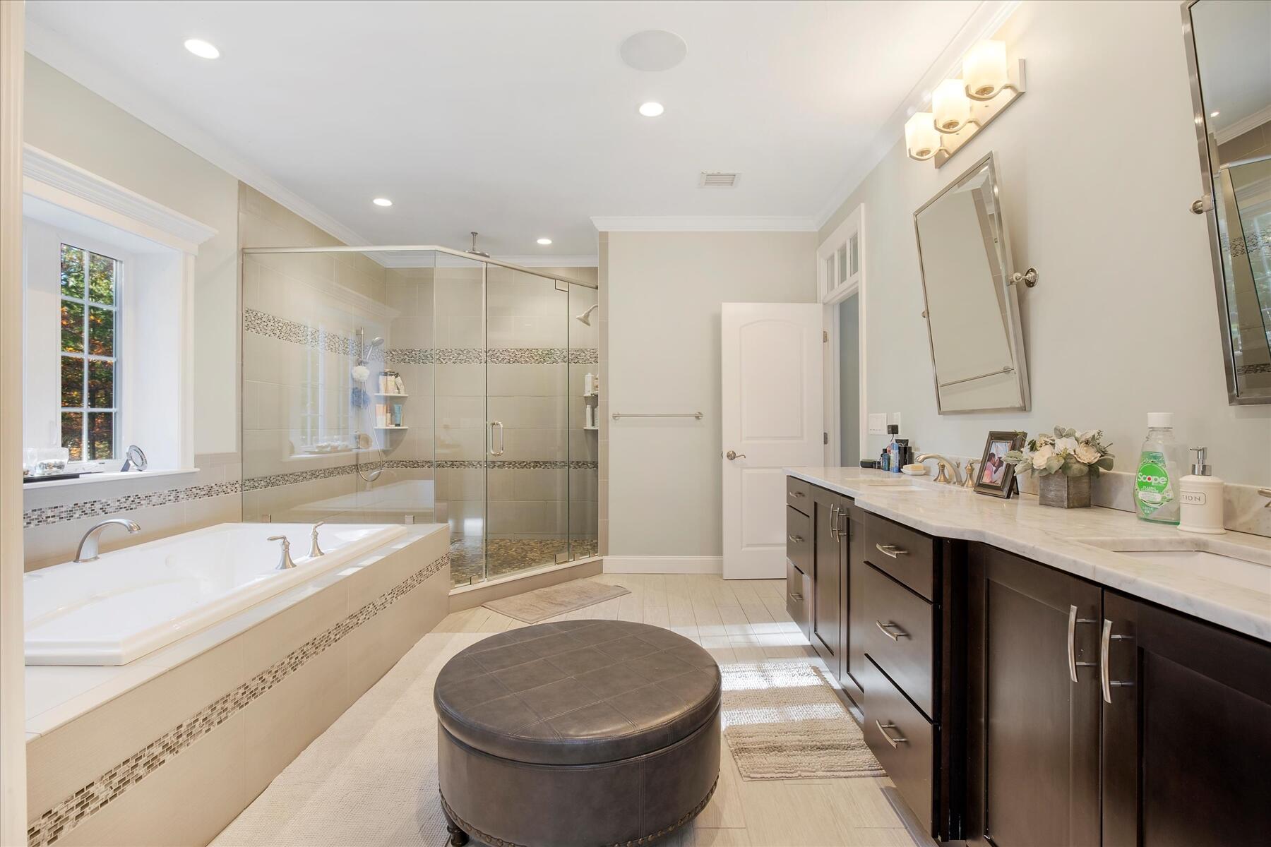 35 Spinnaker Drive W
