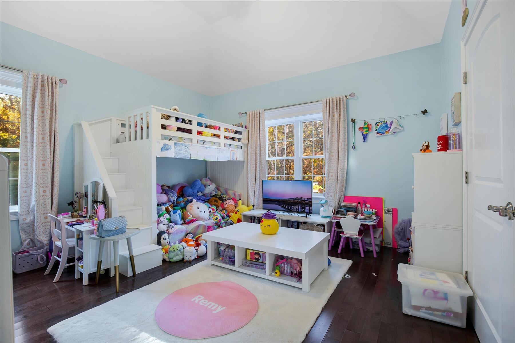 35 Spinnaker Drive W