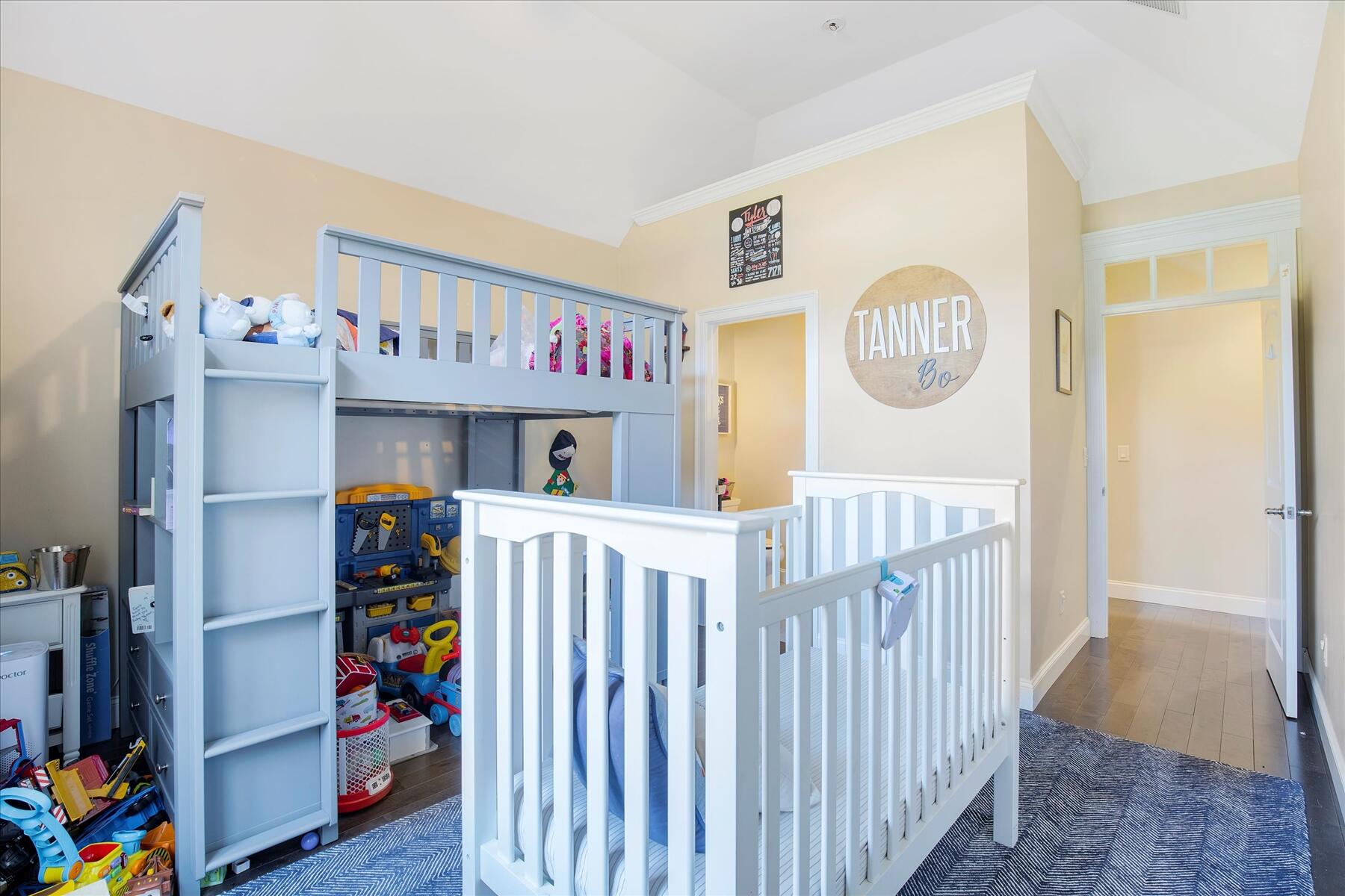 35 Spinnaker Drive W