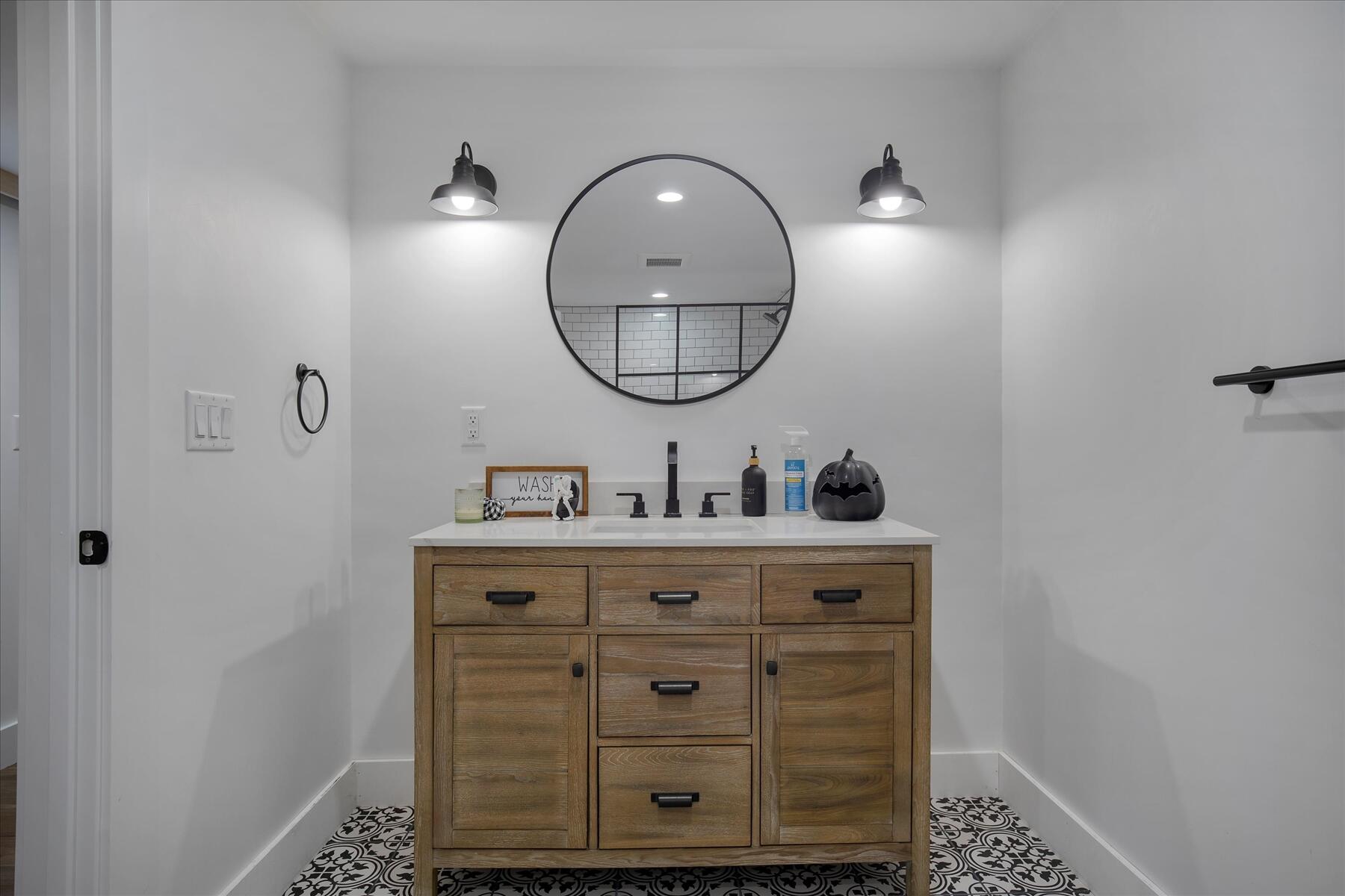 35 Spinnaker Drive W