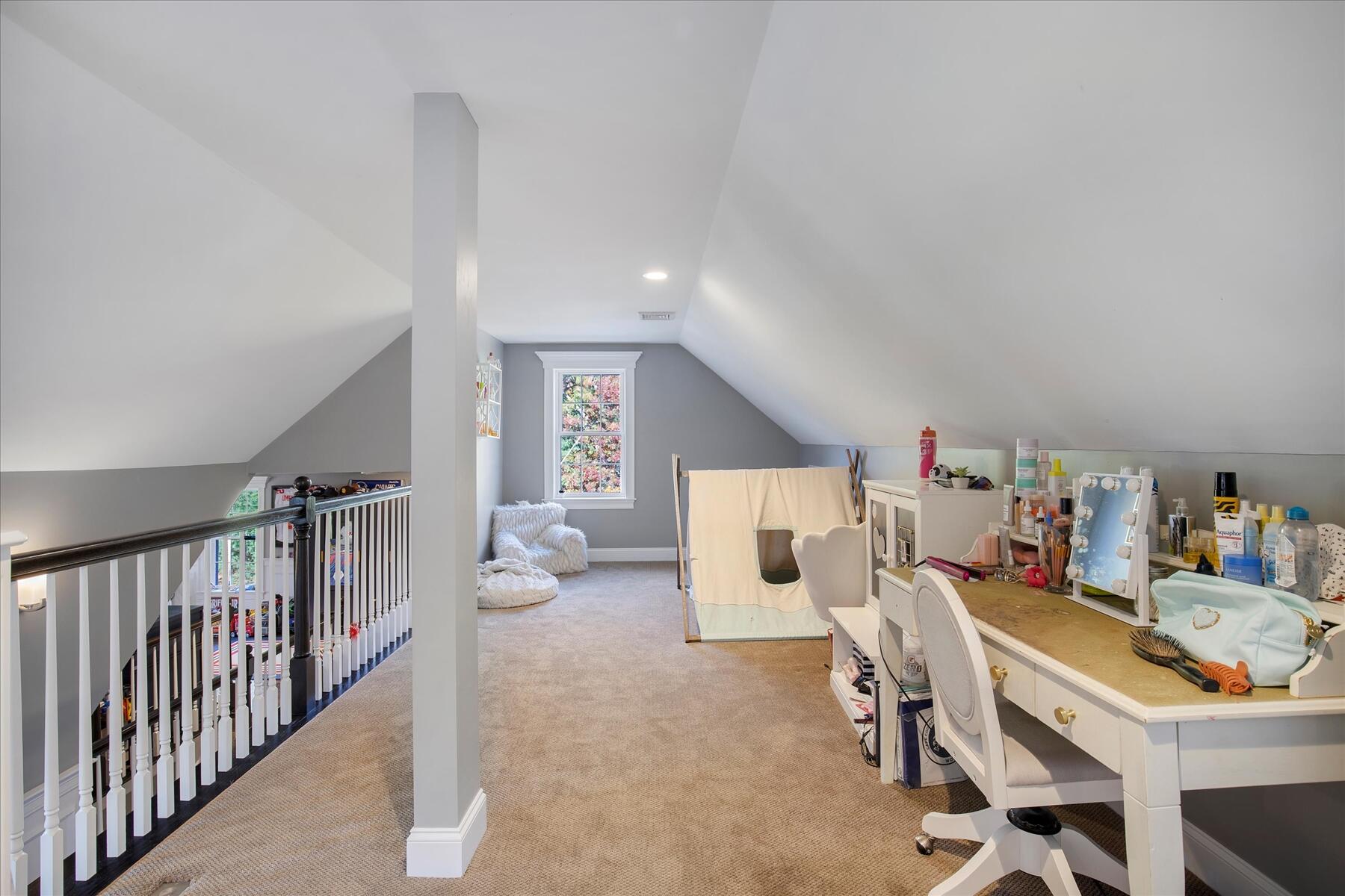 35 Spinnaker Drive W