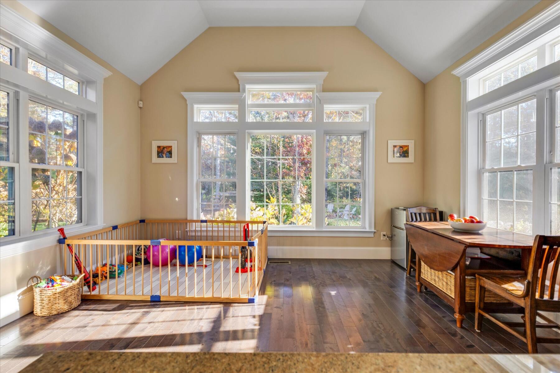 35 Spinnaker Drive W