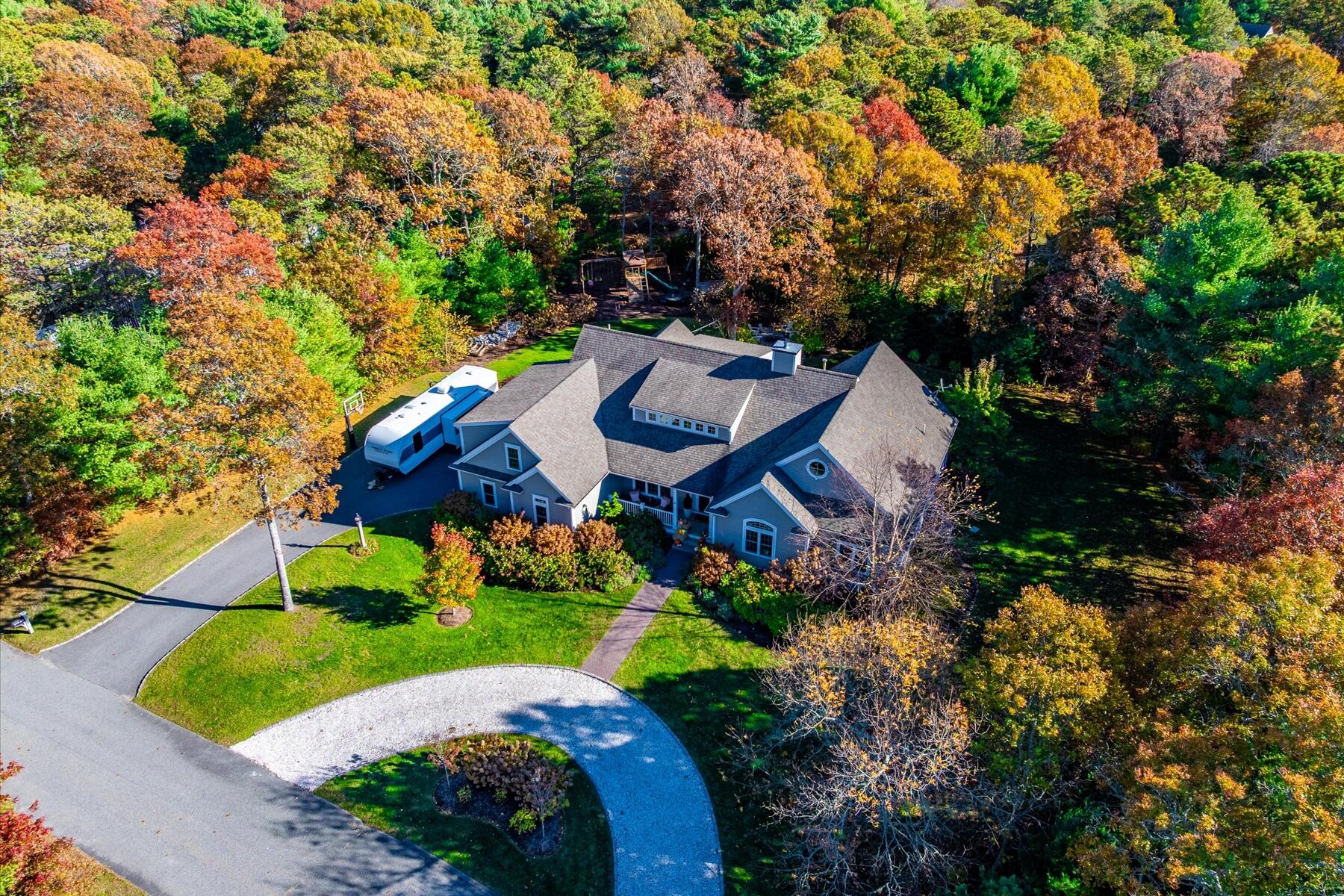35 Spinnaker Drive W