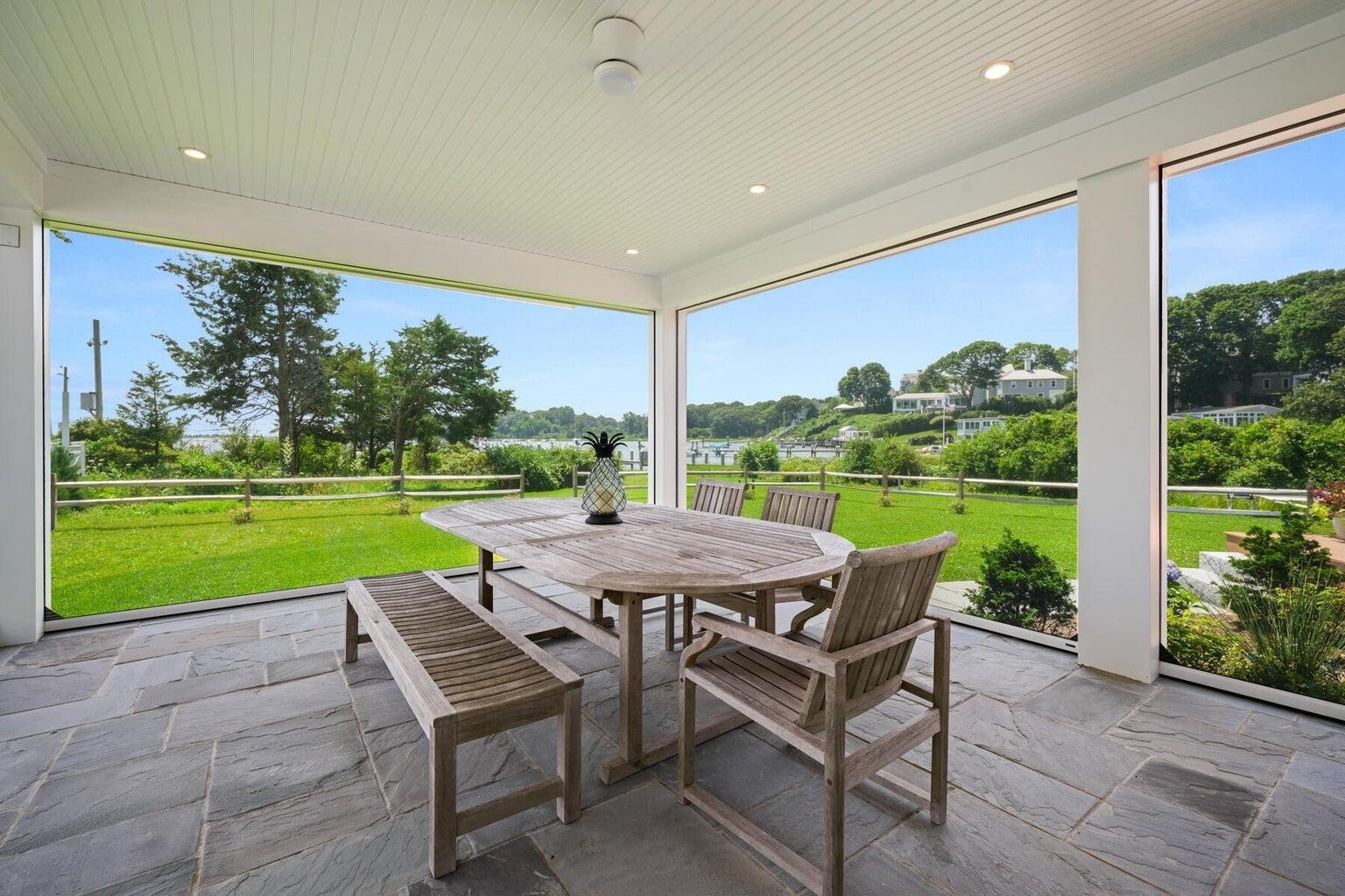 33 Oyster Place Road