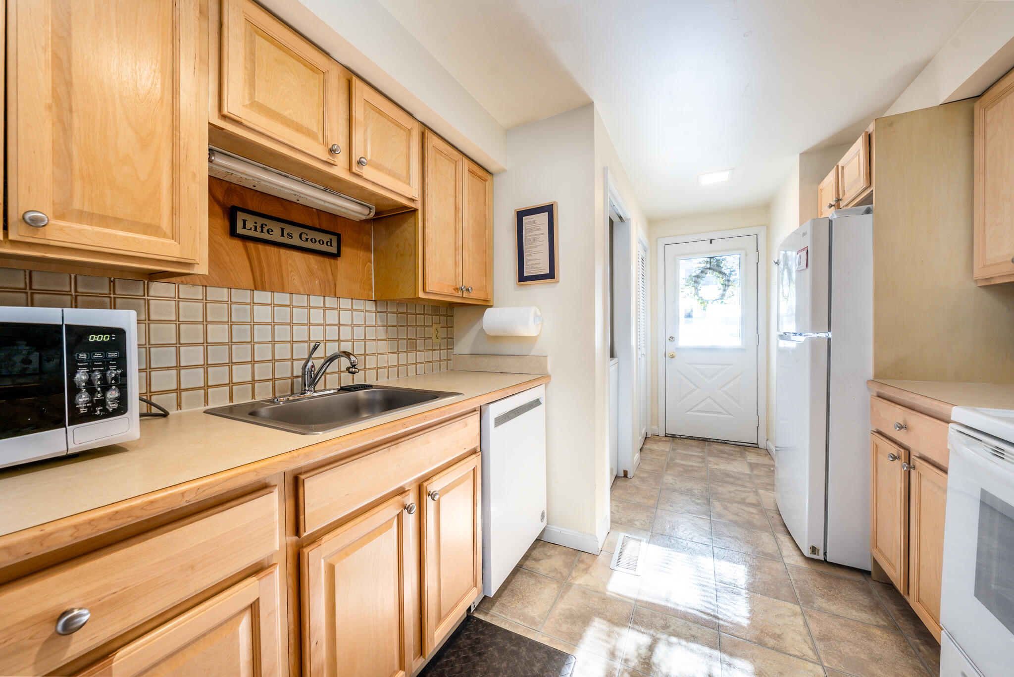 39 Blossom Avenue APT 4