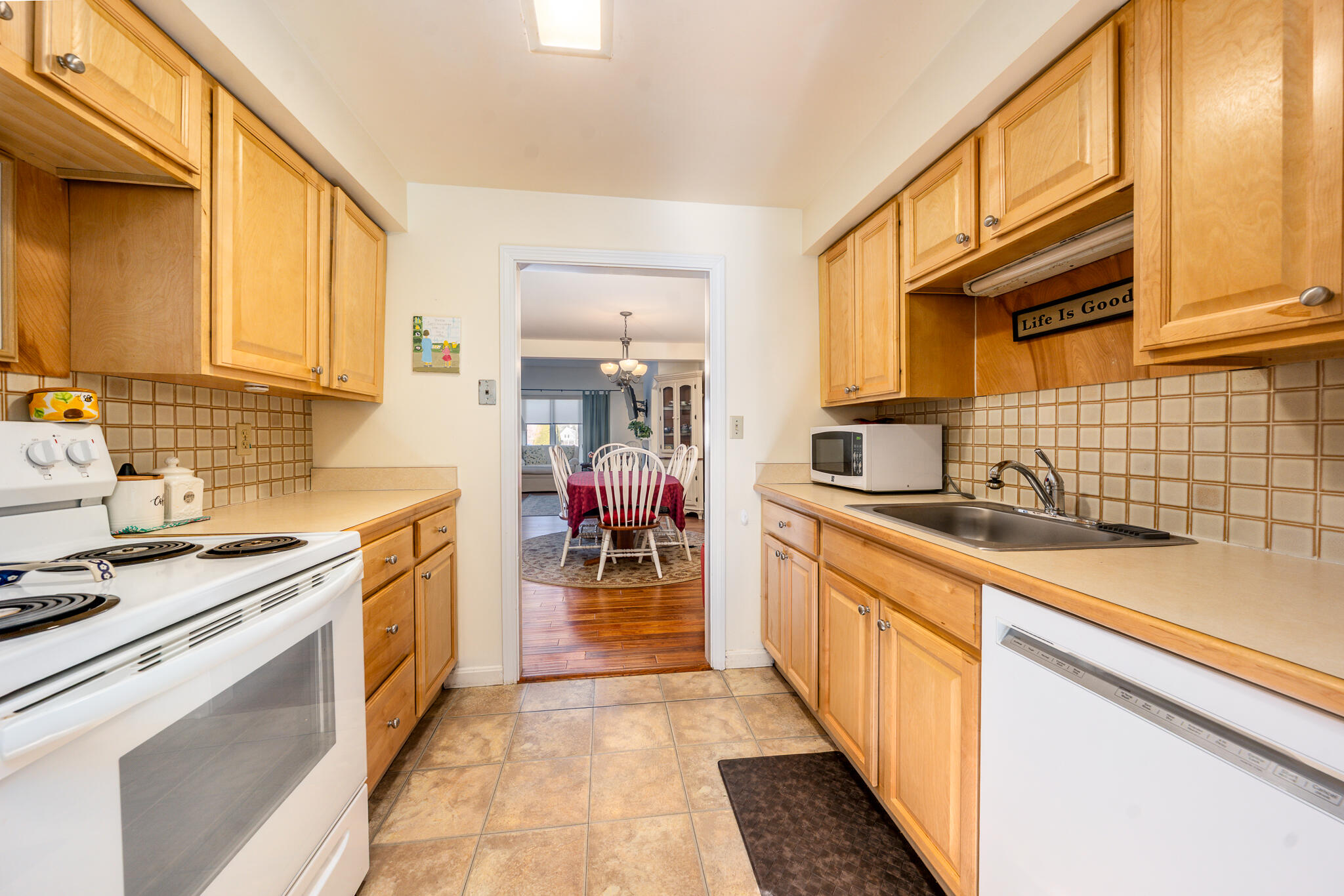 39 Blossom Avenue APT 4