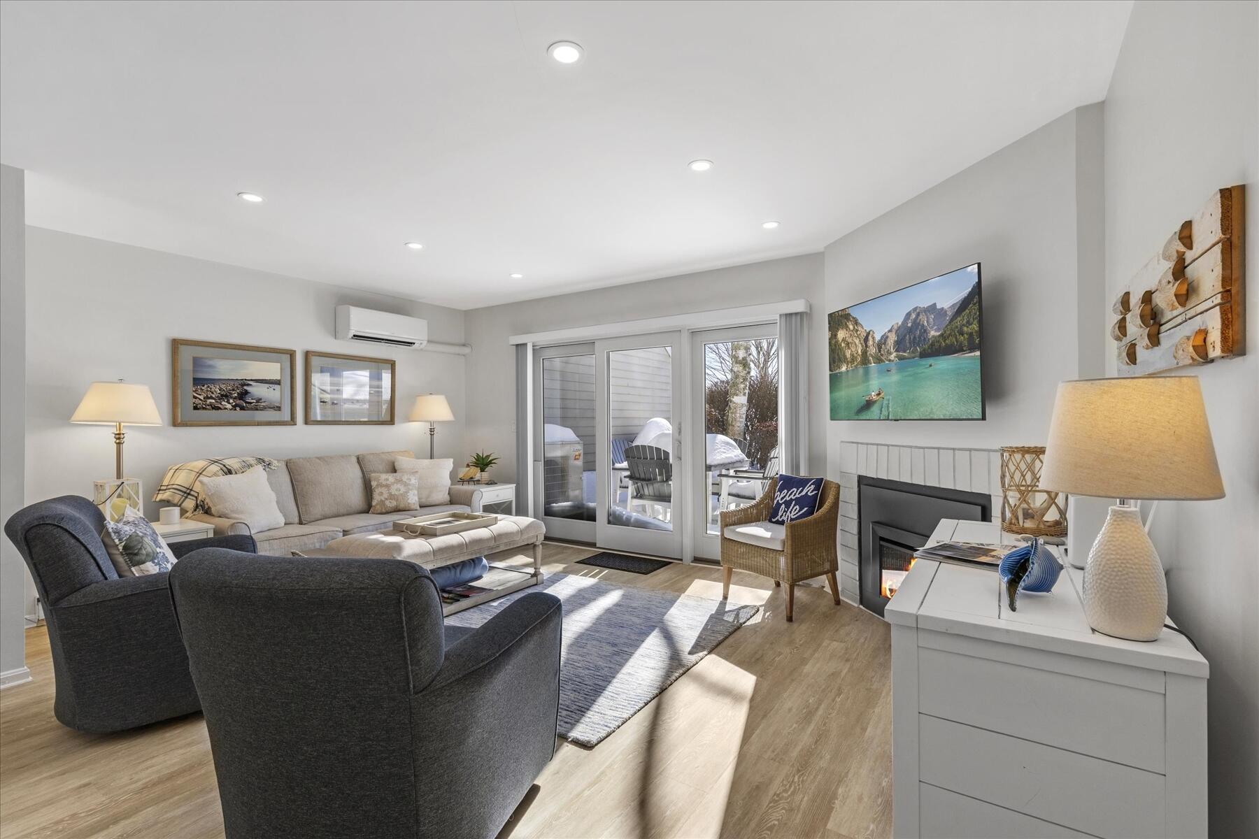 103 Trevor Lane UNIT 103