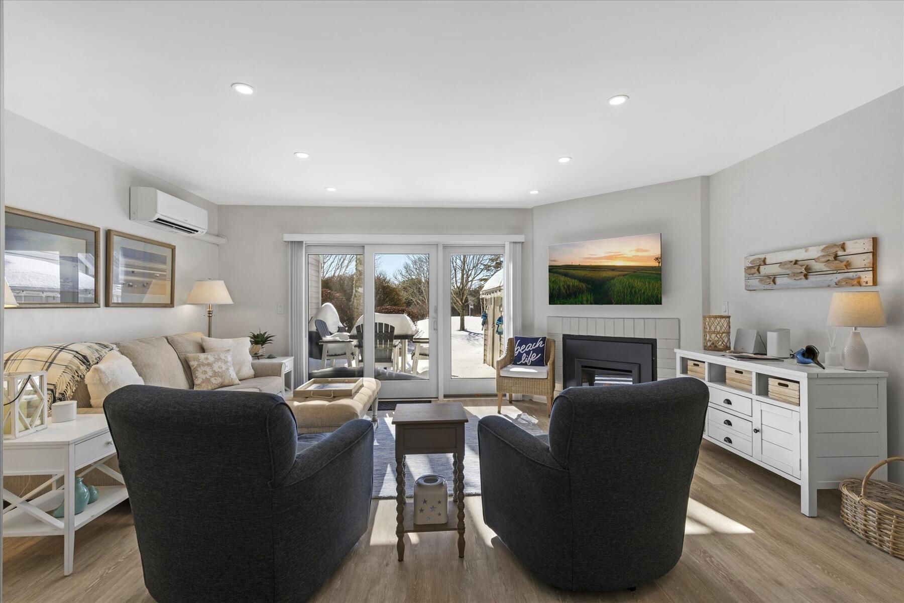 103 Trevor Lane UNIT 103