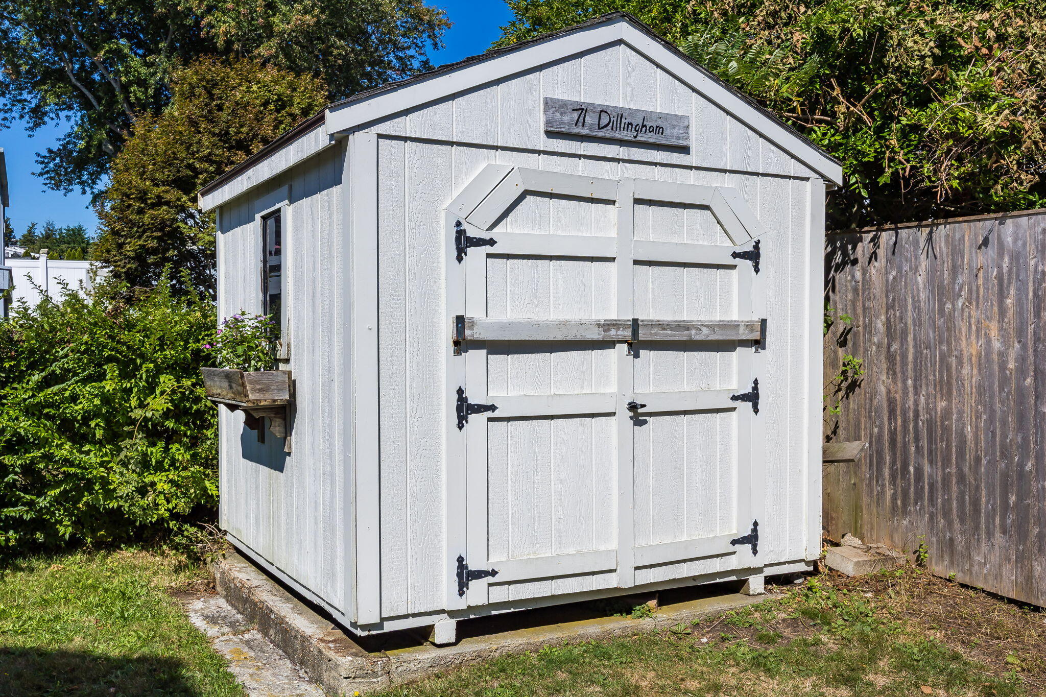 71 Dillingham Avenue