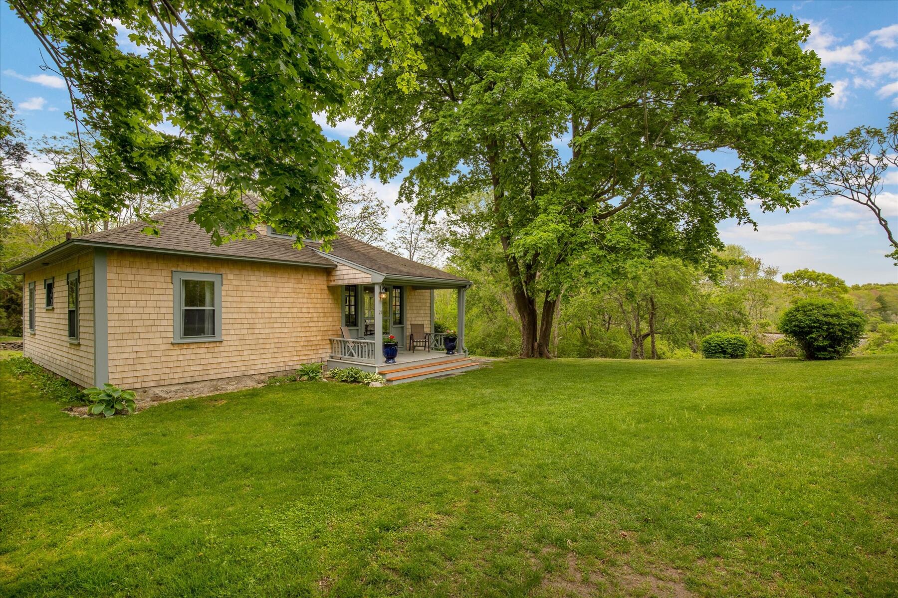 21 Quaker Road