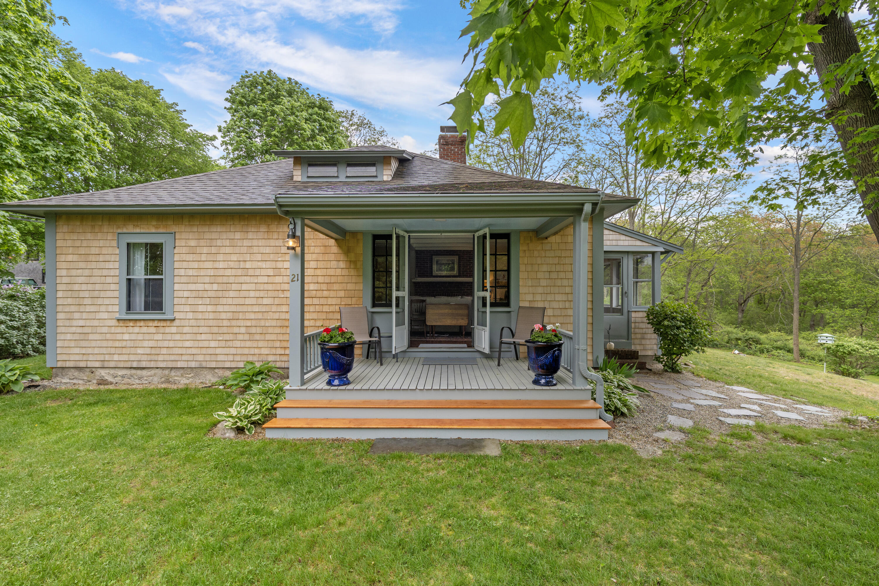 21 Quaker Road
