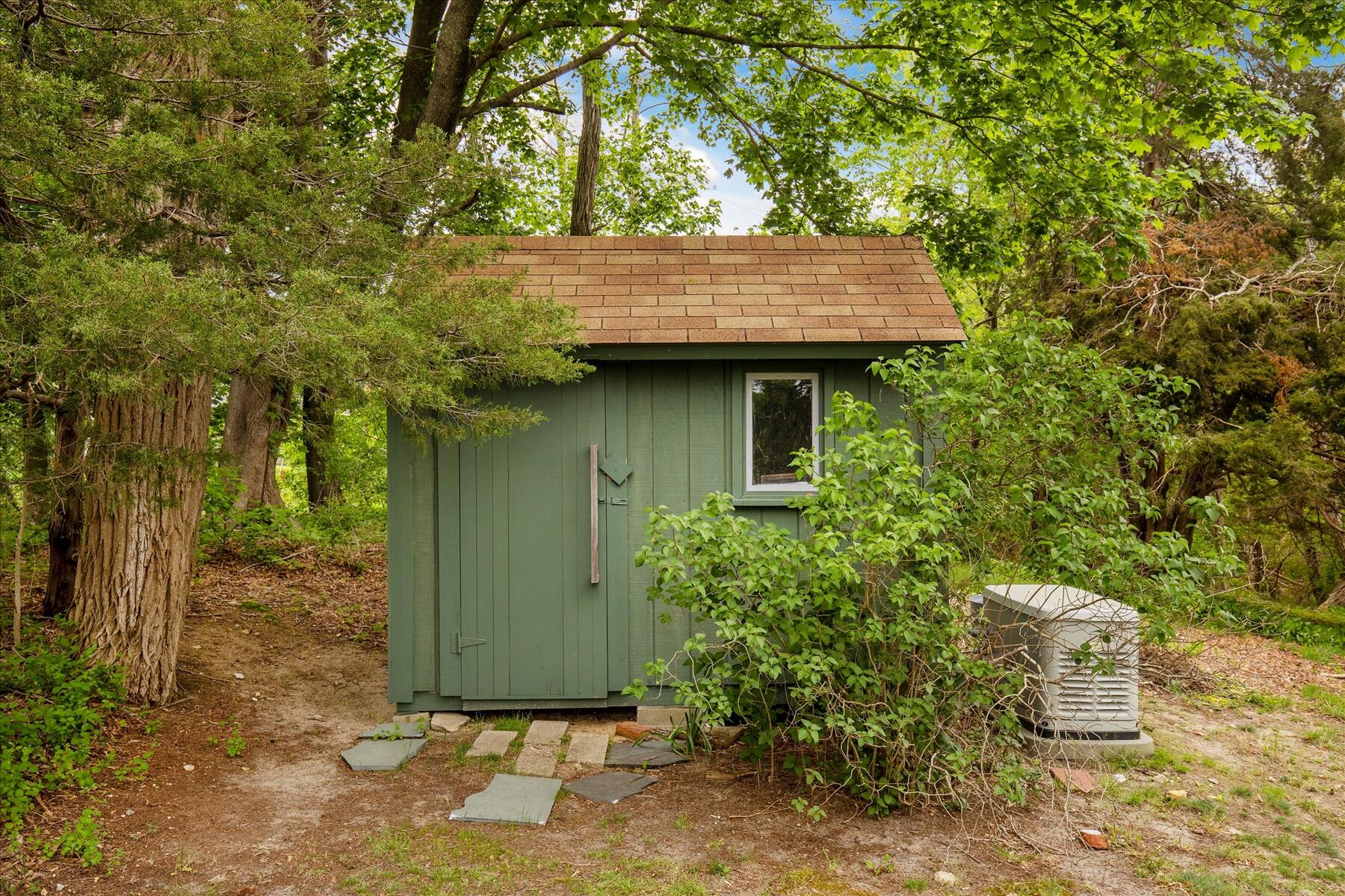 21 Quaker Road