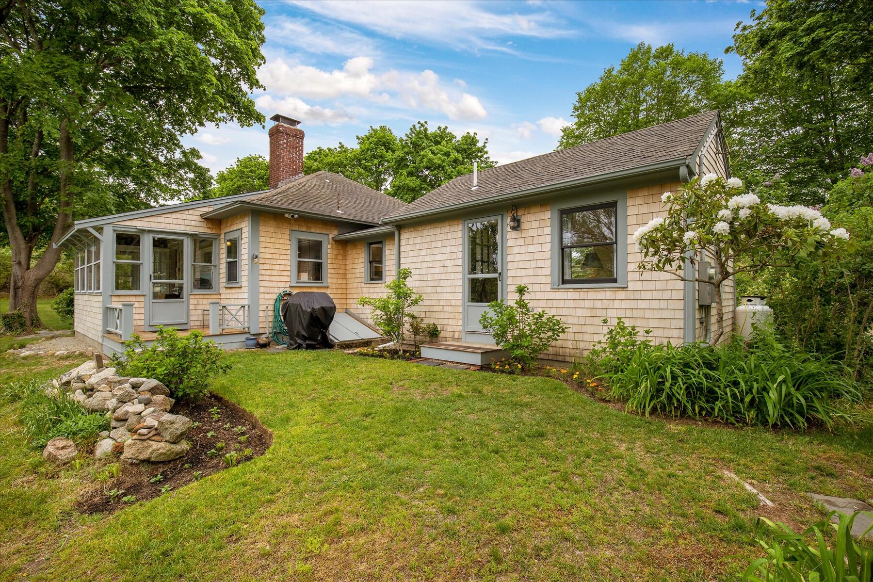 21 Quaker Road