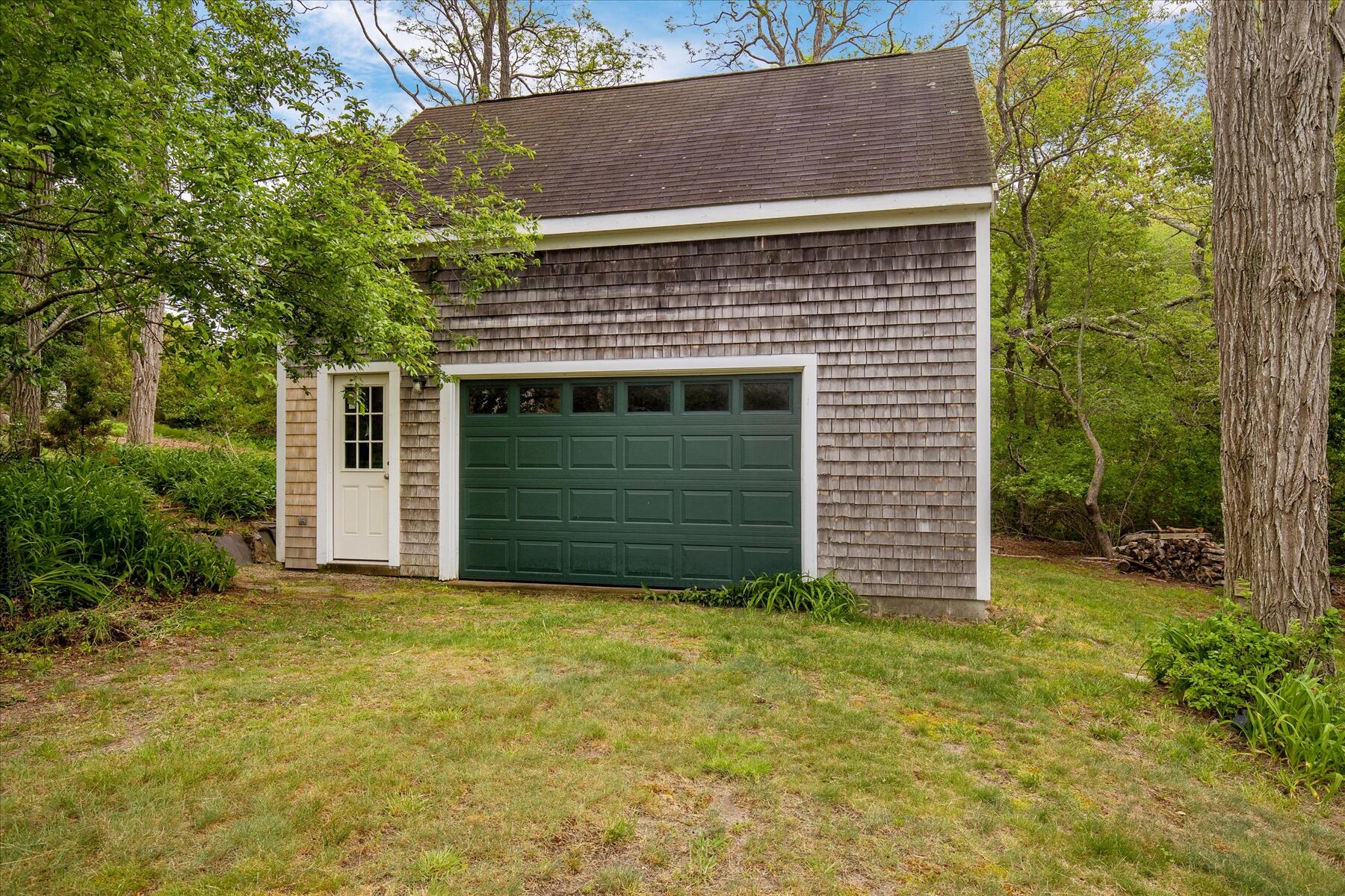 21 Quaker Road