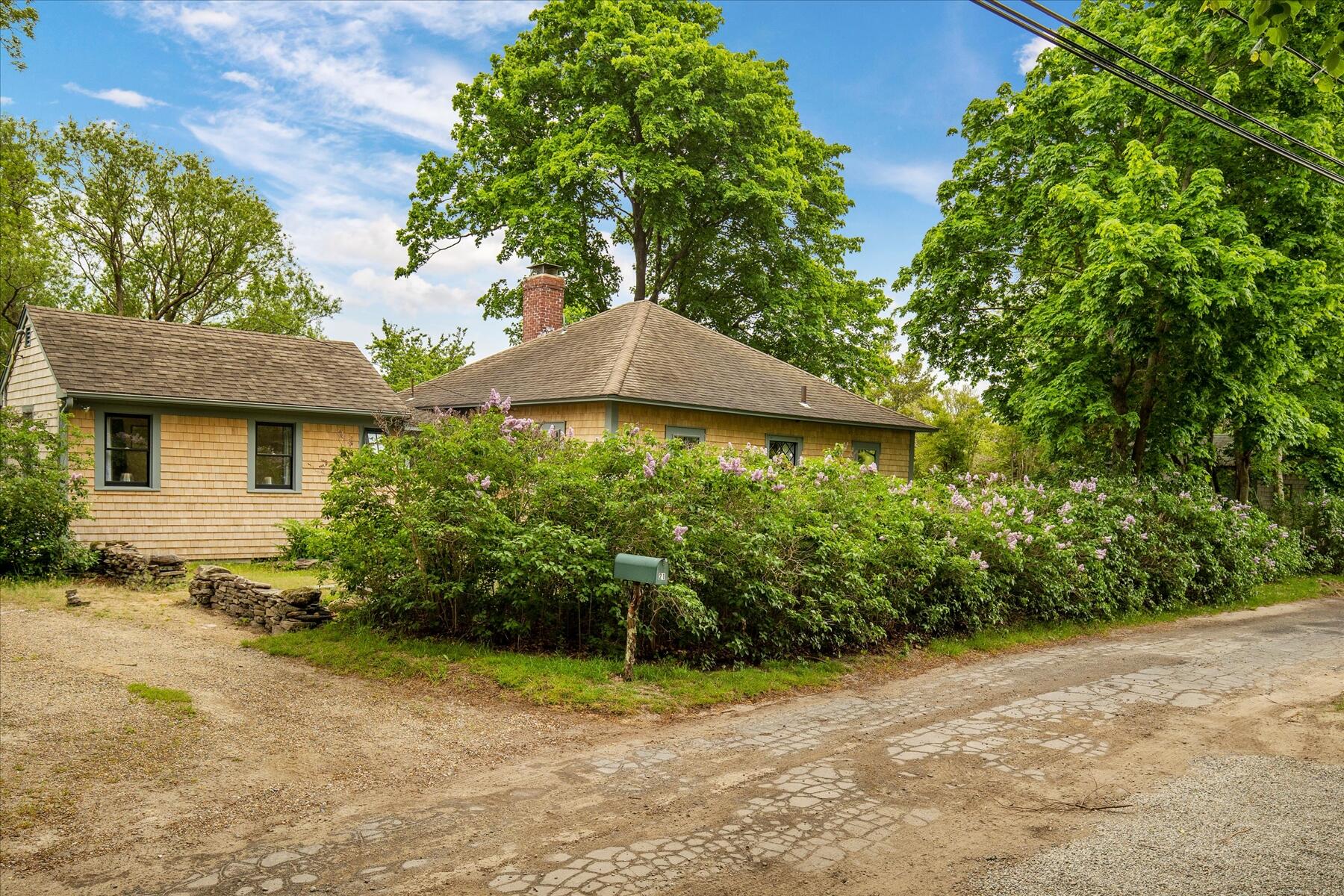 21 Quaker Road